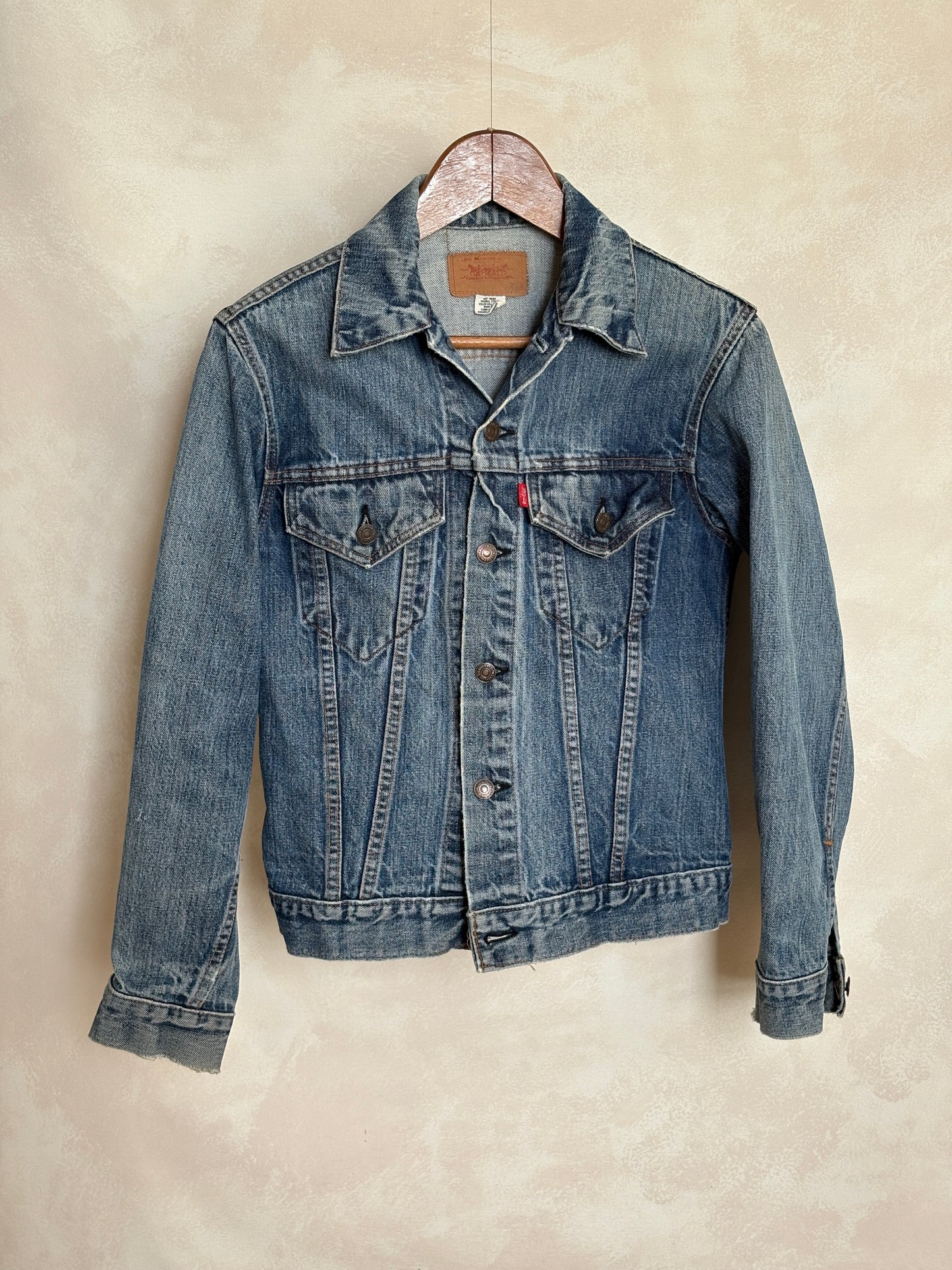 Size 36-38US / 46-48EU .Vintage 70s Levi’s Denim Jacket – 2 Pockets – Made in USA - USA Vintage Bcn