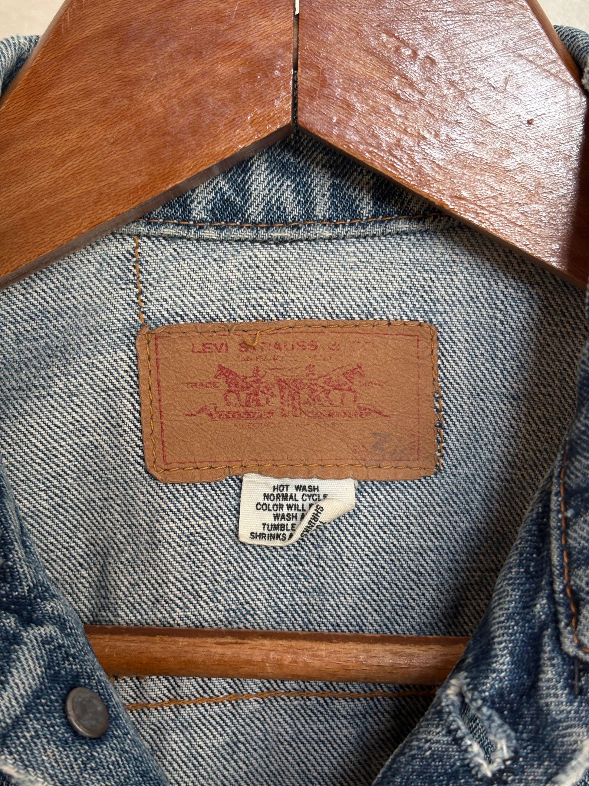Size 36-38US / 46-48EU .Vintage 70s Levi’s Denim Jacket – 2 Pockets – Made in USA - USA Vintage Bcn