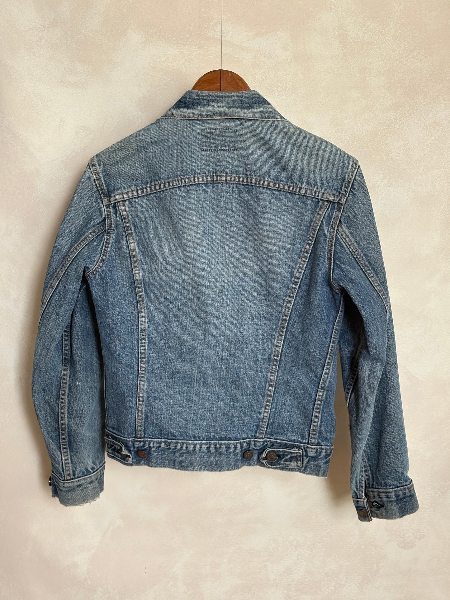 Size 36-38US / 46-48EU .Vintage 70s Levi’s Denim Jacket – 2 Pockets – Made in USA - USA Vintage Bcn