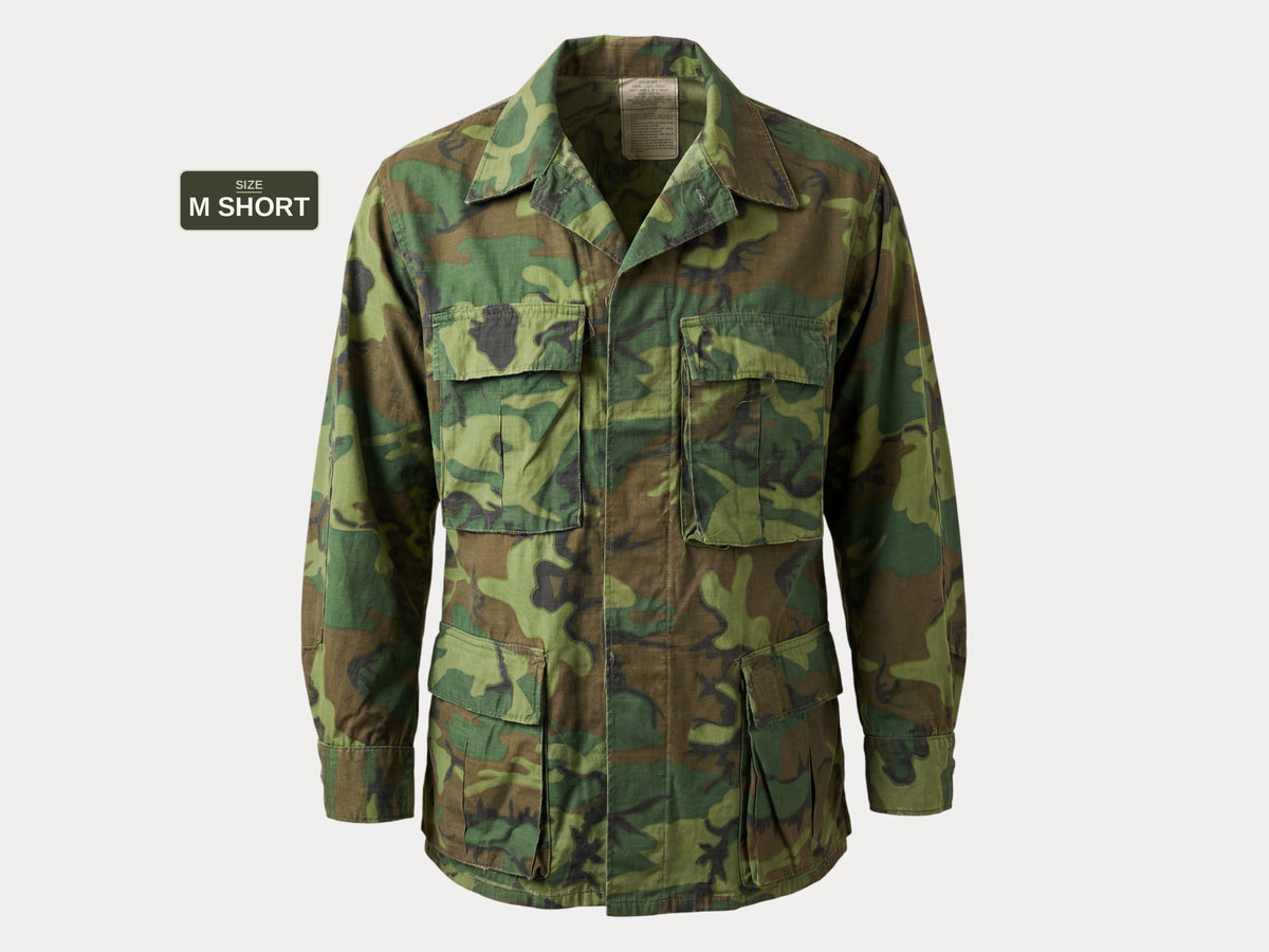 Med Short. Authentic 1977 US Army vintage Erld camouflage jungle jacket.-AJ357 Studio