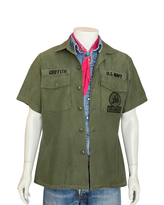 Size M. Authentic Seabees US Army 70s Vietnam era Vintage OG-107  fatigue Shirt.