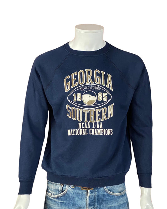 Size Med. Made In USA Vintage 80s sweatshirt Made by Velva Sheen.