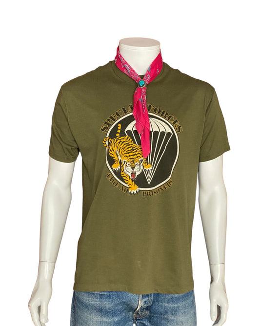 Size XL. Made In USA Special forces vintage 80s T shirt Made by commando Military design