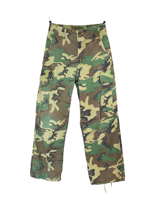 X Small Short . Authentic US Army 1969  camouflage jungle pants.