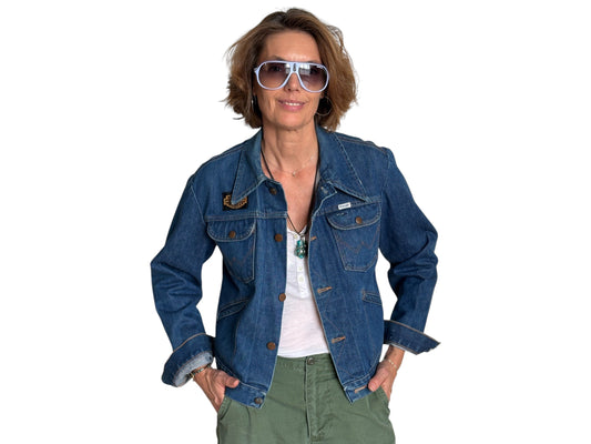 Size 36US / 46EU . Vintage 80s Wrangler Denim Jacket – 4 Pockets – Made in USA -Harley patch- - USA Vintage Bcn