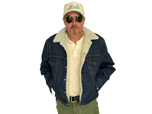 Size 42US/52EU. 4 pockets Vintage 80s Levis fleece Jacket Made in USA.