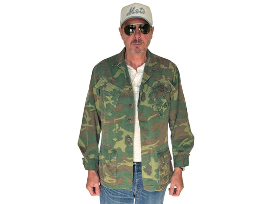 Small Reg. Authentic USMC 1969 US Army vintage Erld camouflage Vietnam jungle jacket. Military - USA Vintage Bcn