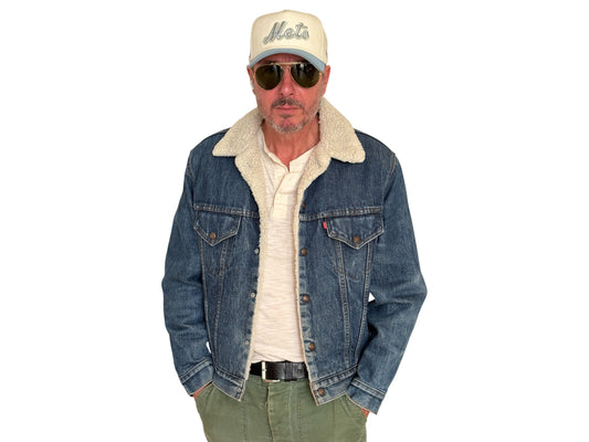 Size 42US / 52EU. 2 pockets Vintage Levis fleece Jacket Made in USA.