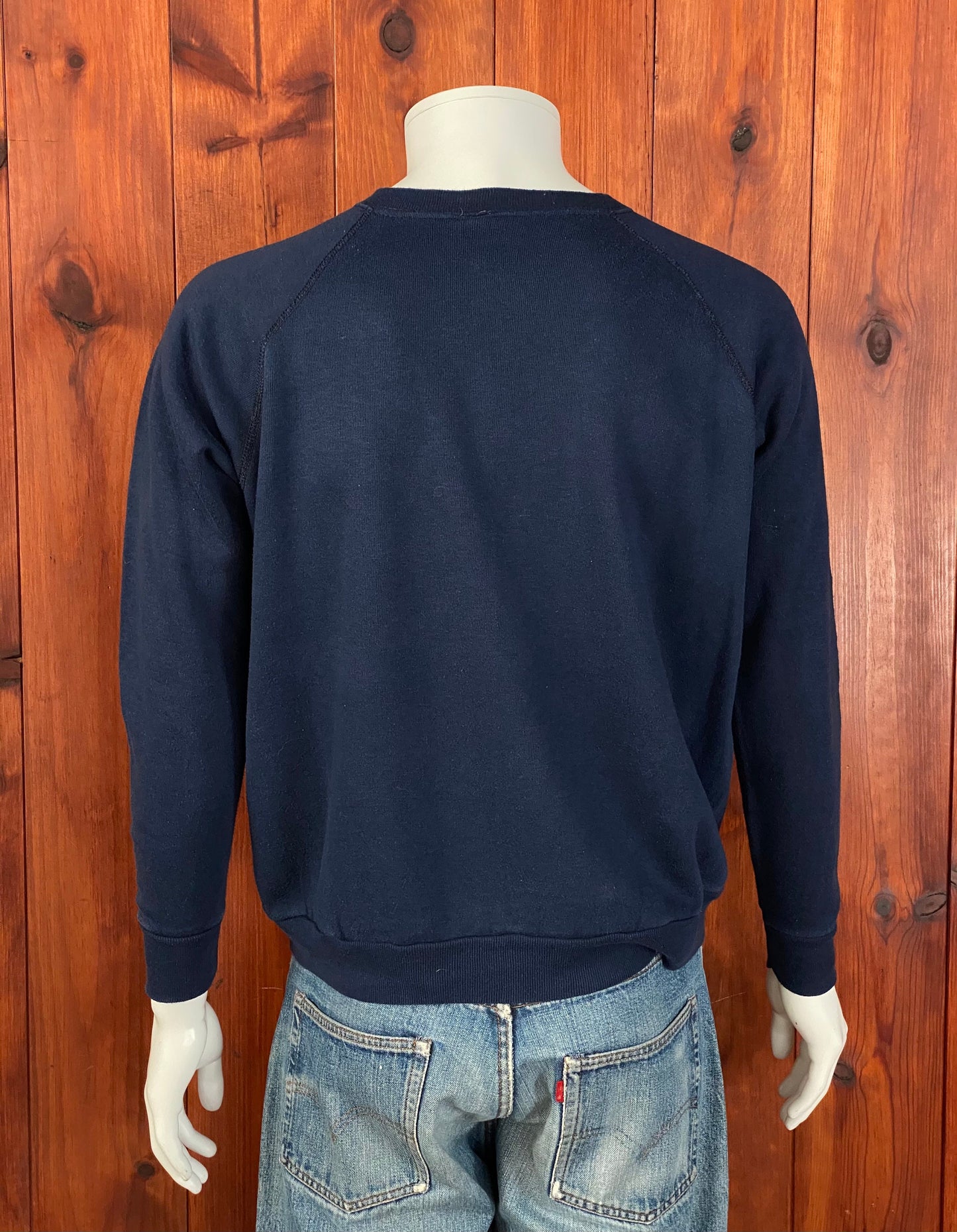 Size Med. Made In USA Vintage 80s sweatshirt Made by Velva Sheen.