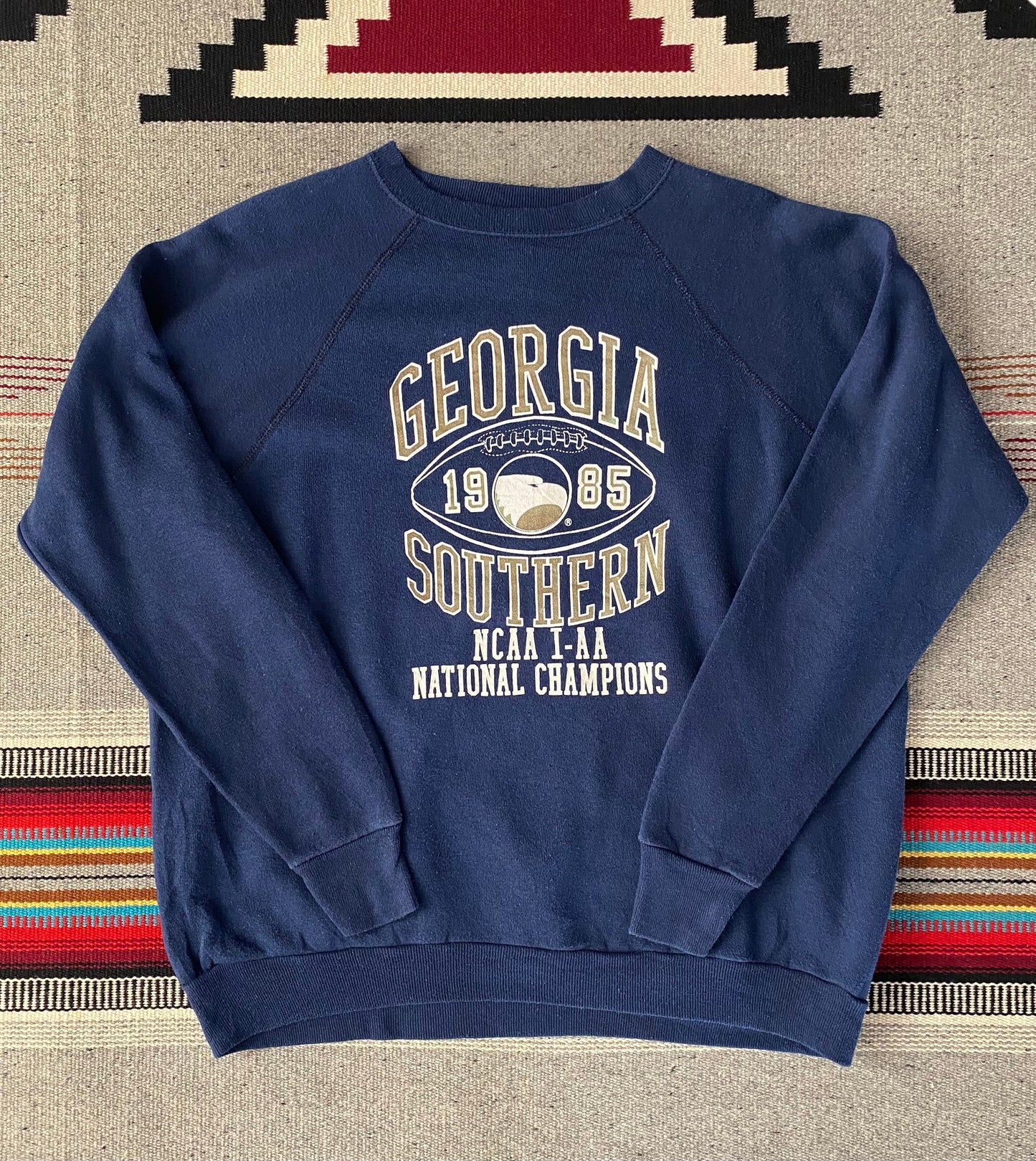 Size Med. Made In USA Vintage 80s sweatshirt Made by Velva Sheen.