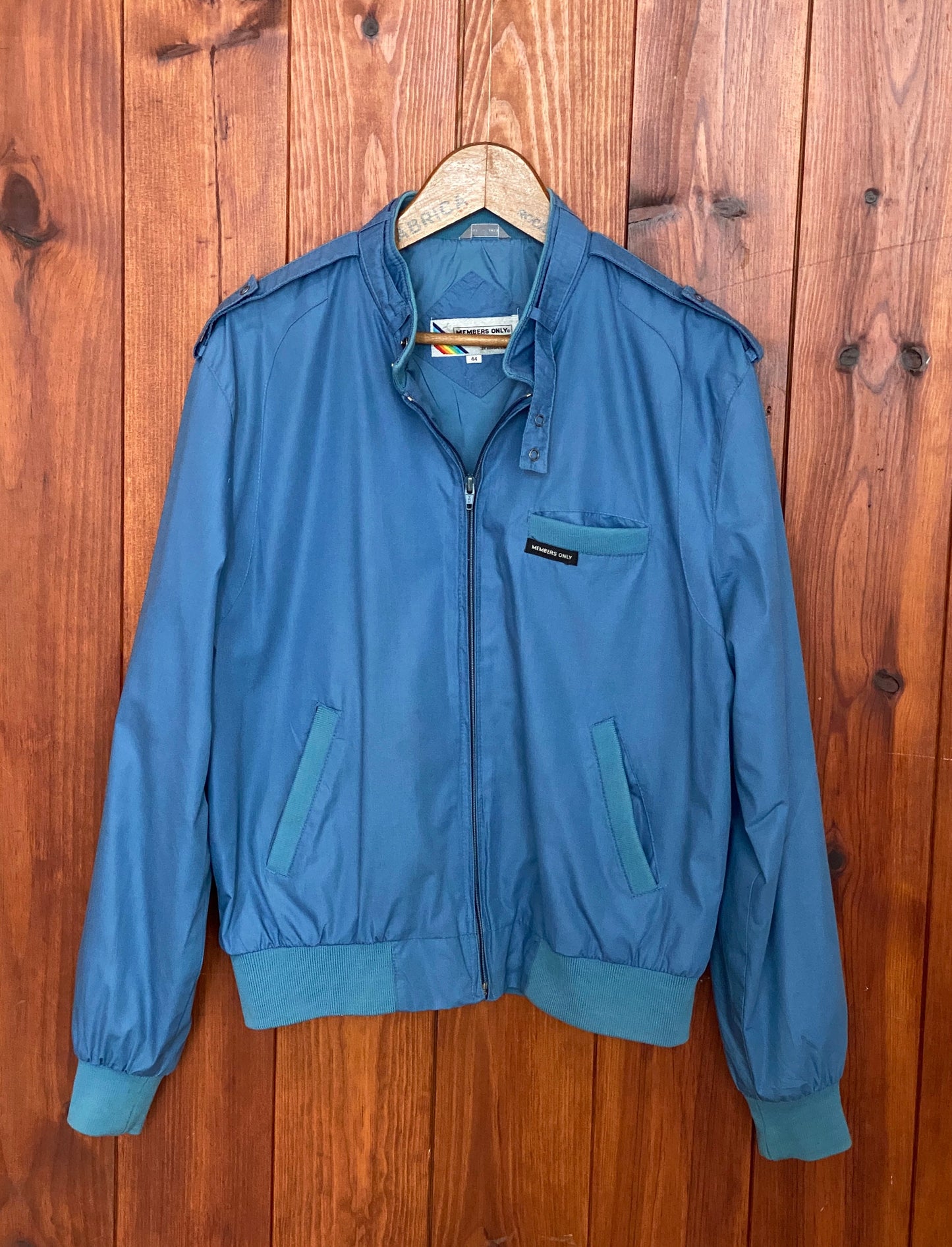 Size 44 US / 54 EU Vintage 80s members Only cotton jacket