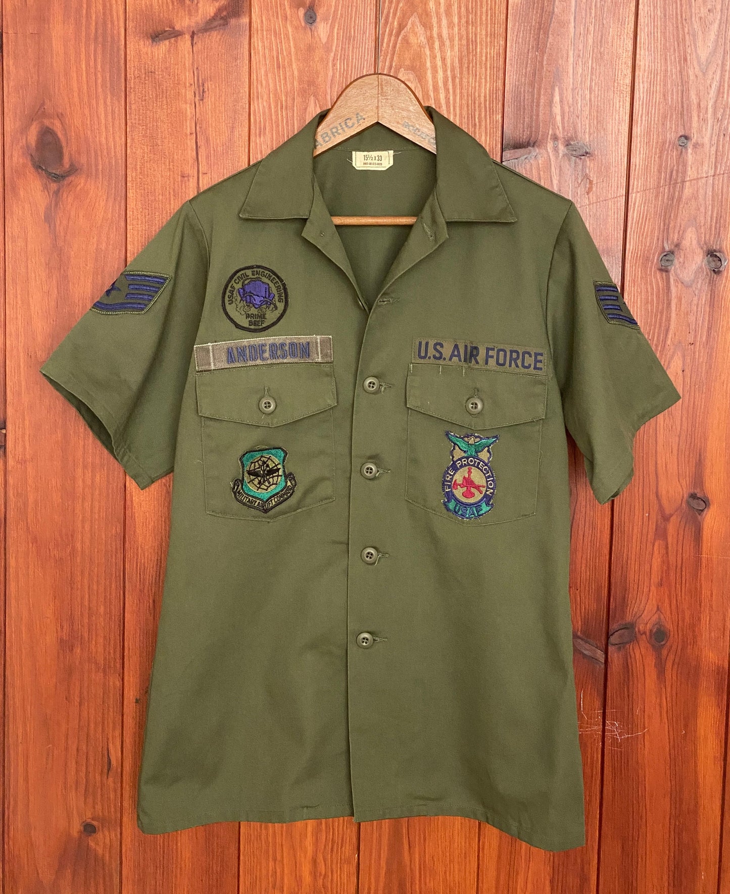 Original vintage military 80s utility shirt OG 507 poly/cotton blend, size M - Authentic military style with durability and classic appeal.