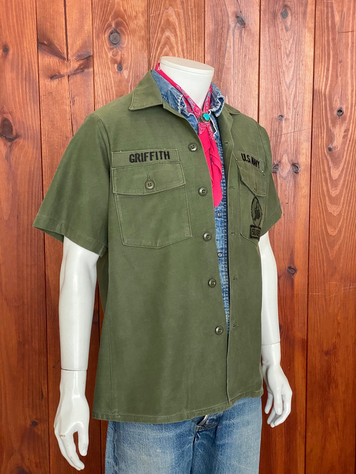 Size M. Authentic Seabees US Army 70s Vietnam era Vintage OG-107  fatigue Shirt.