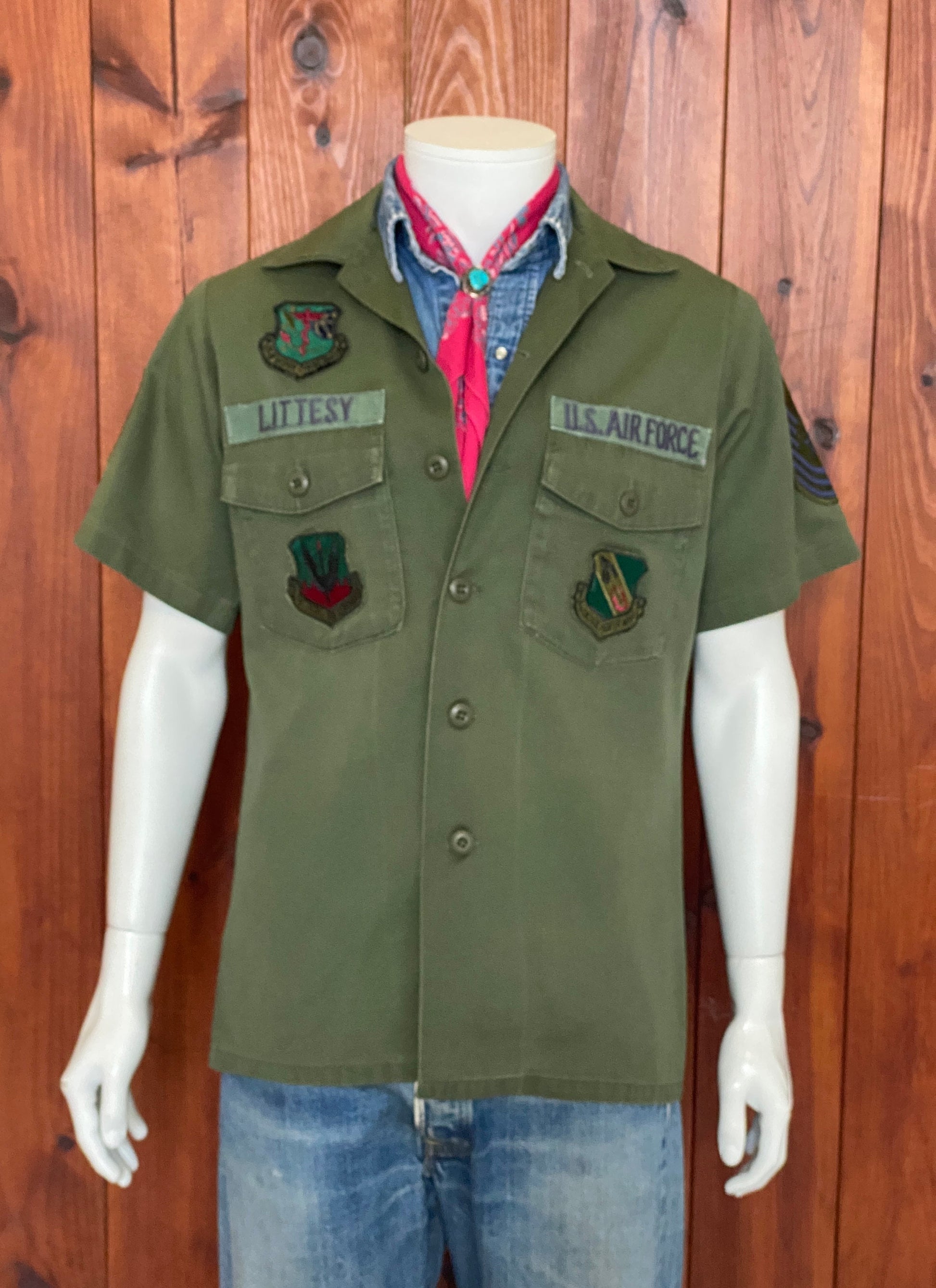 Size M Authentic 80s US Air Force Vintage Fatigue/Utility Shirt OG-507