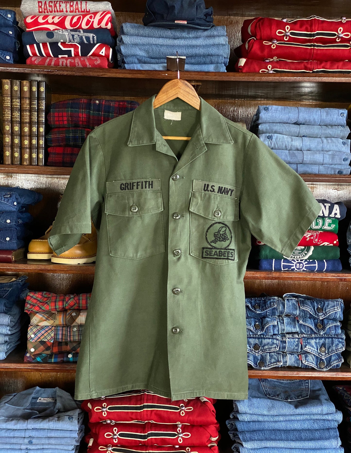Size M. Authentic Seabees US Army 70s Vietnam era Vintage OG-107  fatigue Shirt.