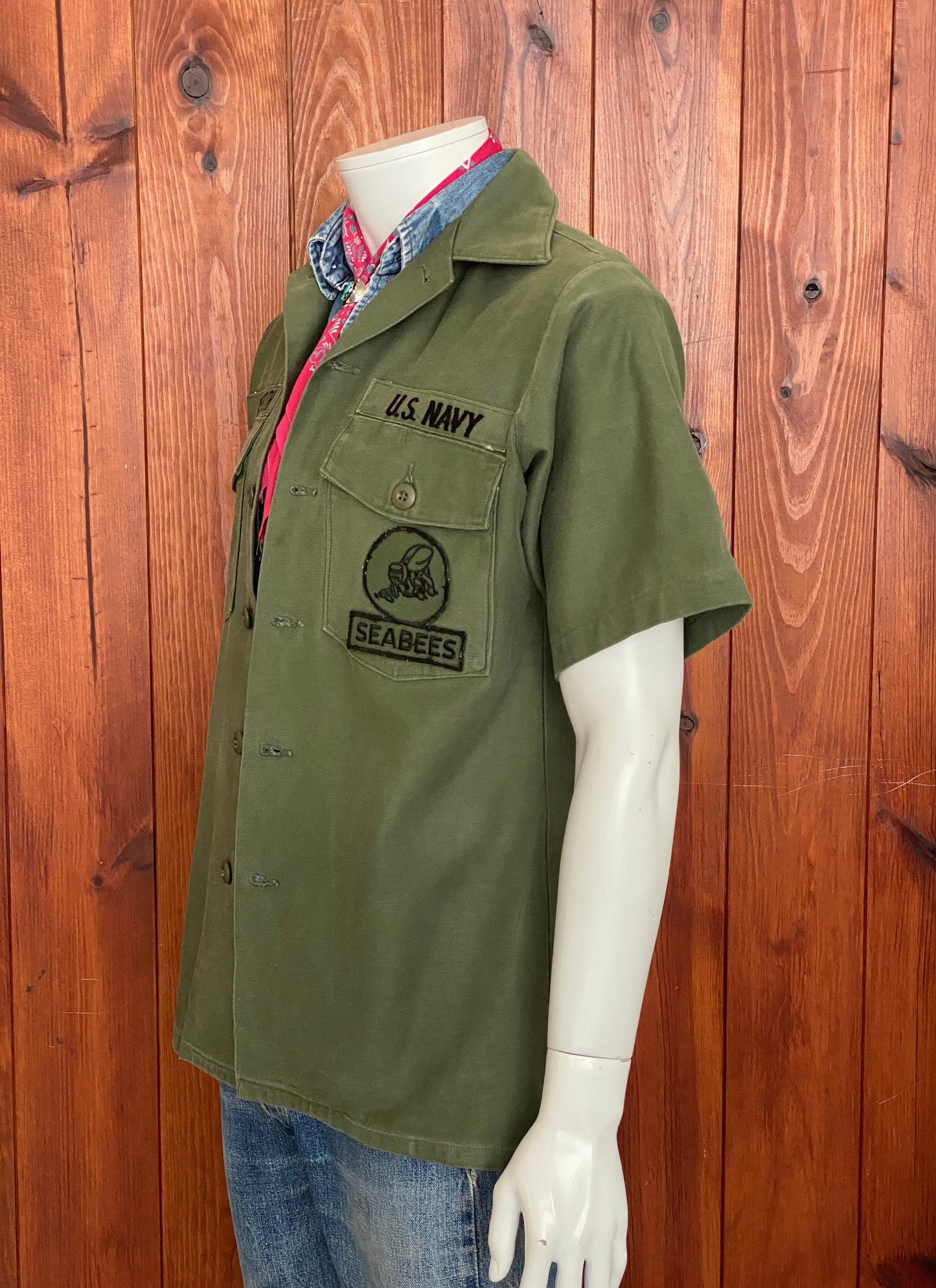 Size M. Authentic Seabees US Army 70s Vietnam era Vintage OG-107  fatigue Shirt.