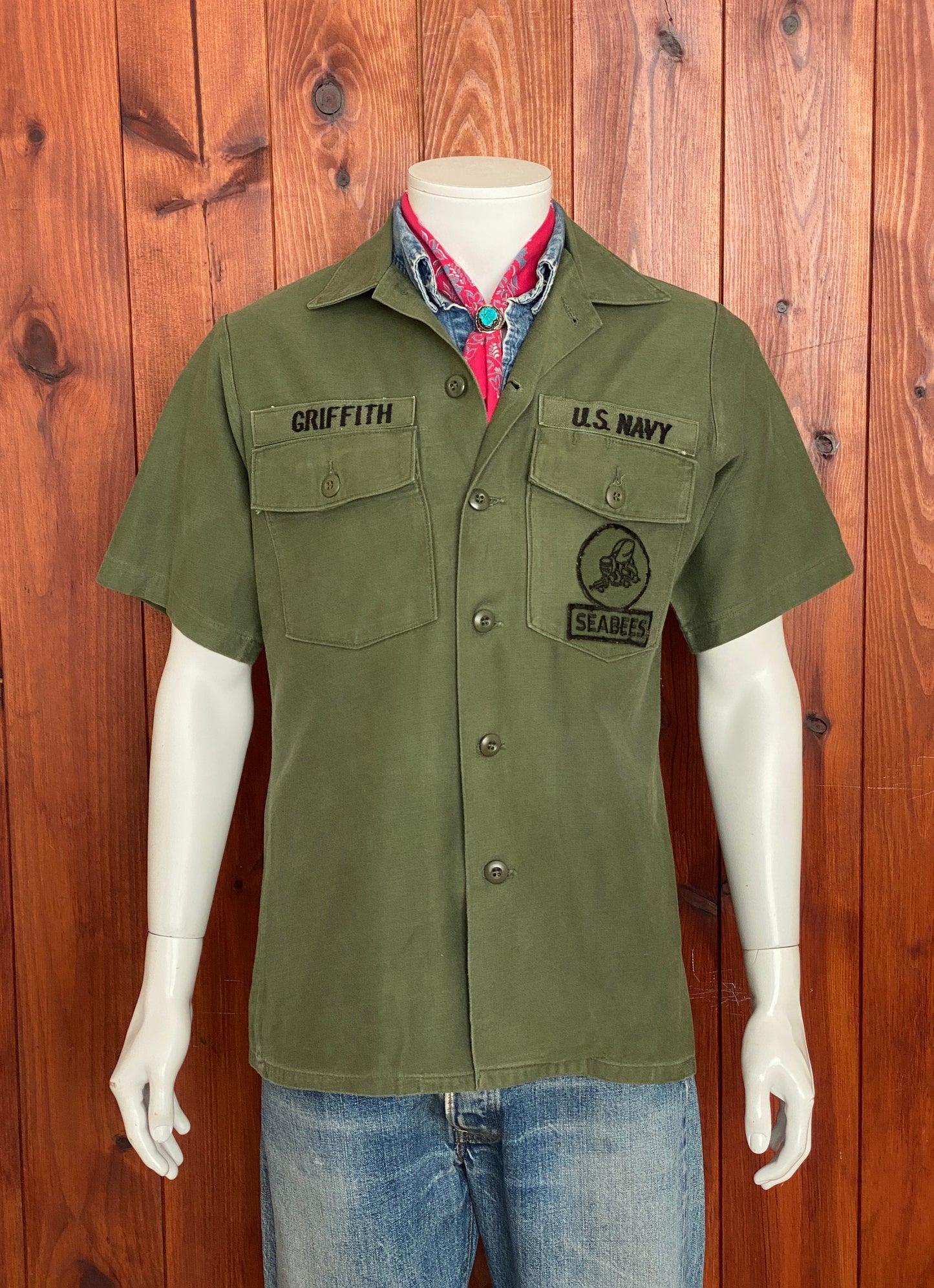 Size M. Authentic Seabees US Army 70s Vietnam era Vintage OG-107  fatigue Shirt.