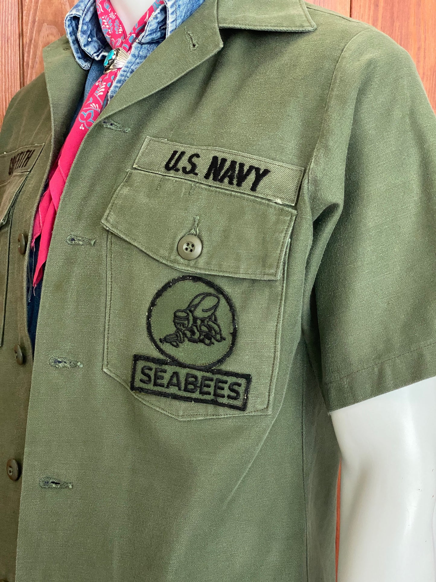 Size M. Authentic Seabees US Army 70s Vietnam era Vintage OG-107  fatigue Shirt.