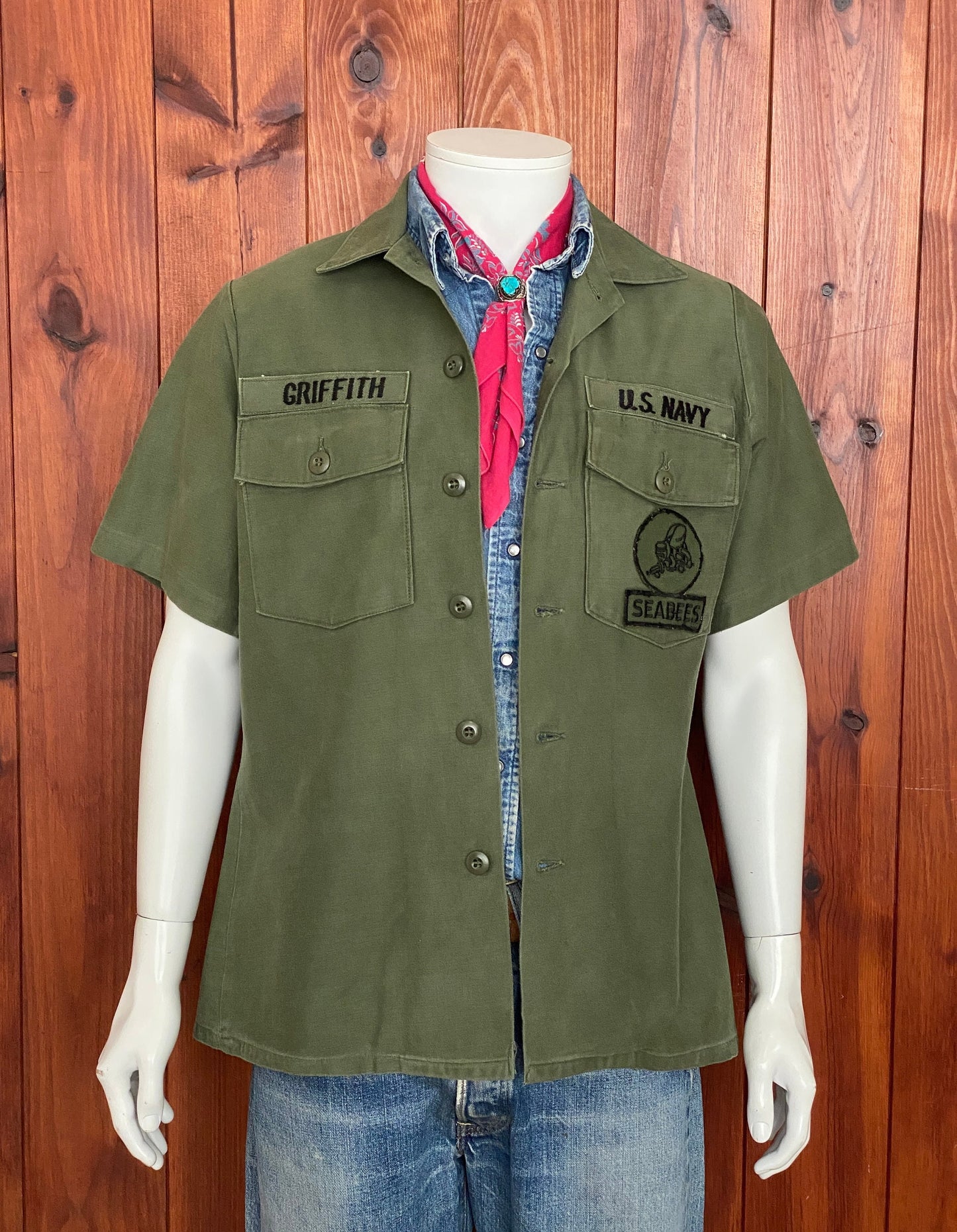 Size M. Authentic Seabees US Army 70s Vietnam era Vintage OG-107  fatigue Shirt.
