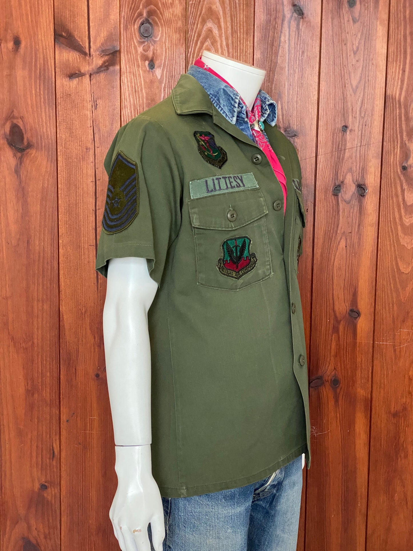 Size M Authentic 80s US Air Force Vintage Fatigue/Utility Shirt OG-507