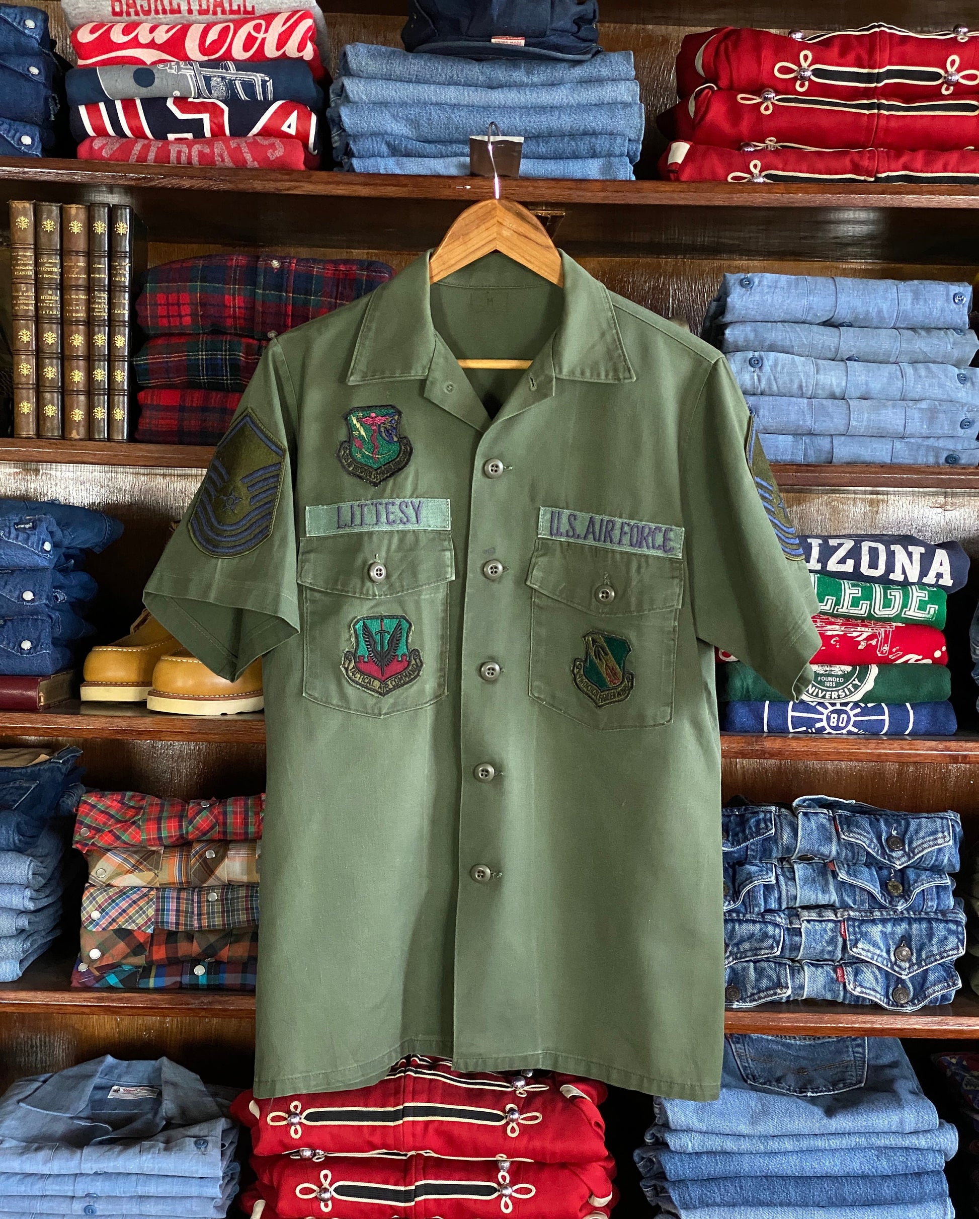 Size M Authentic 80s US Air Force Vintage Fatigue/Utility Shirt OG-507