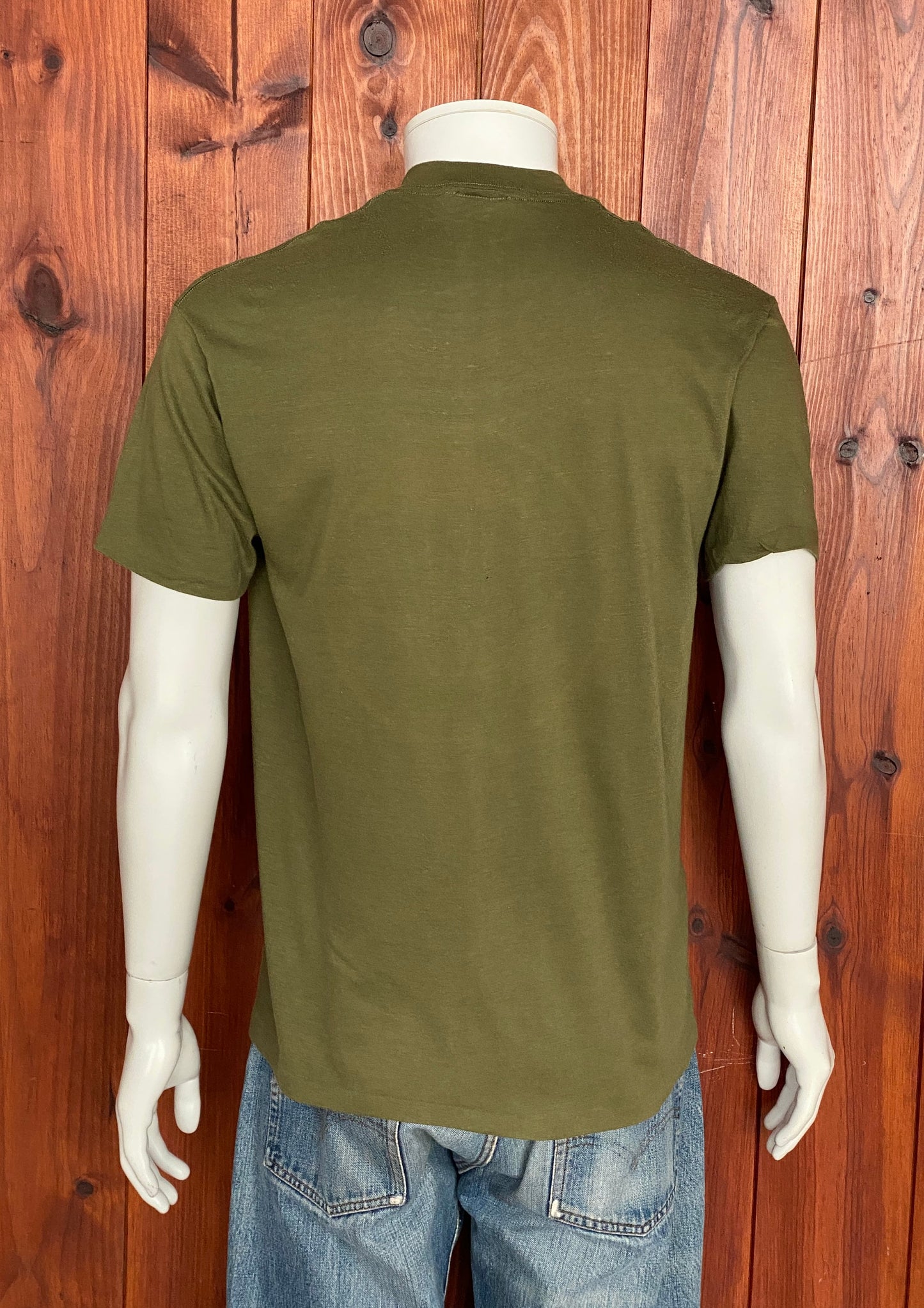Size XL. Made In USA Special forces vintage 80s T shirt Made by commando Military design