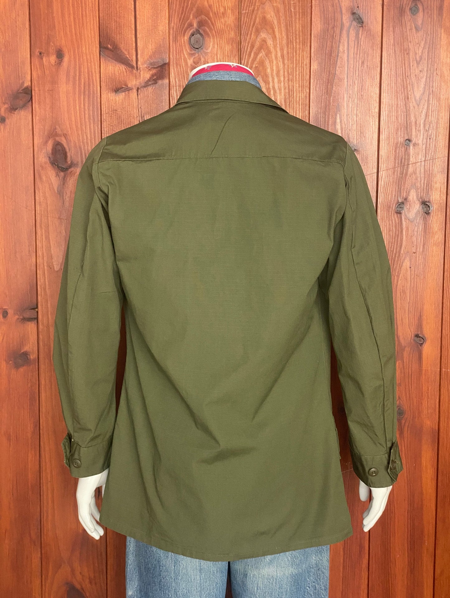 Small Long. Authentic 1970 US Army Vintage Vietnam era  tropical jungle jacket.
