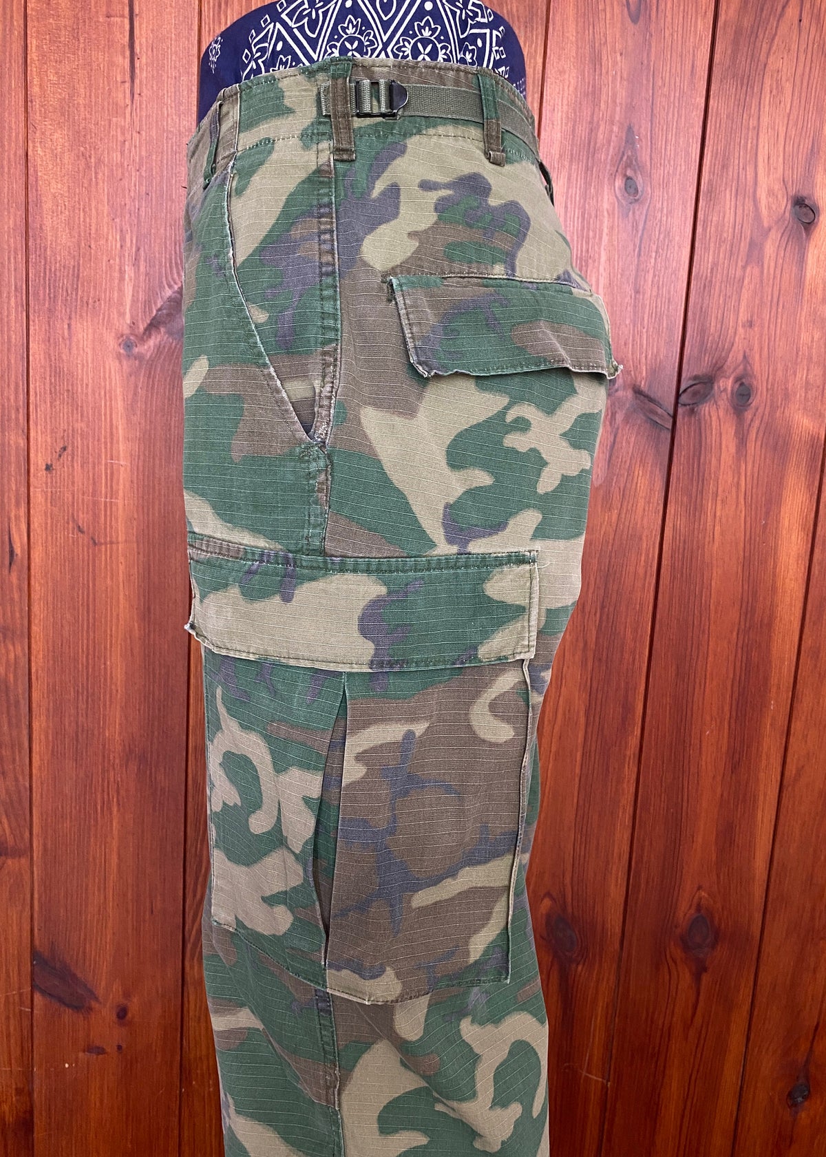 Small long. Authentic US Army 1977 camouflage jungle pants.-AJ357 Studio