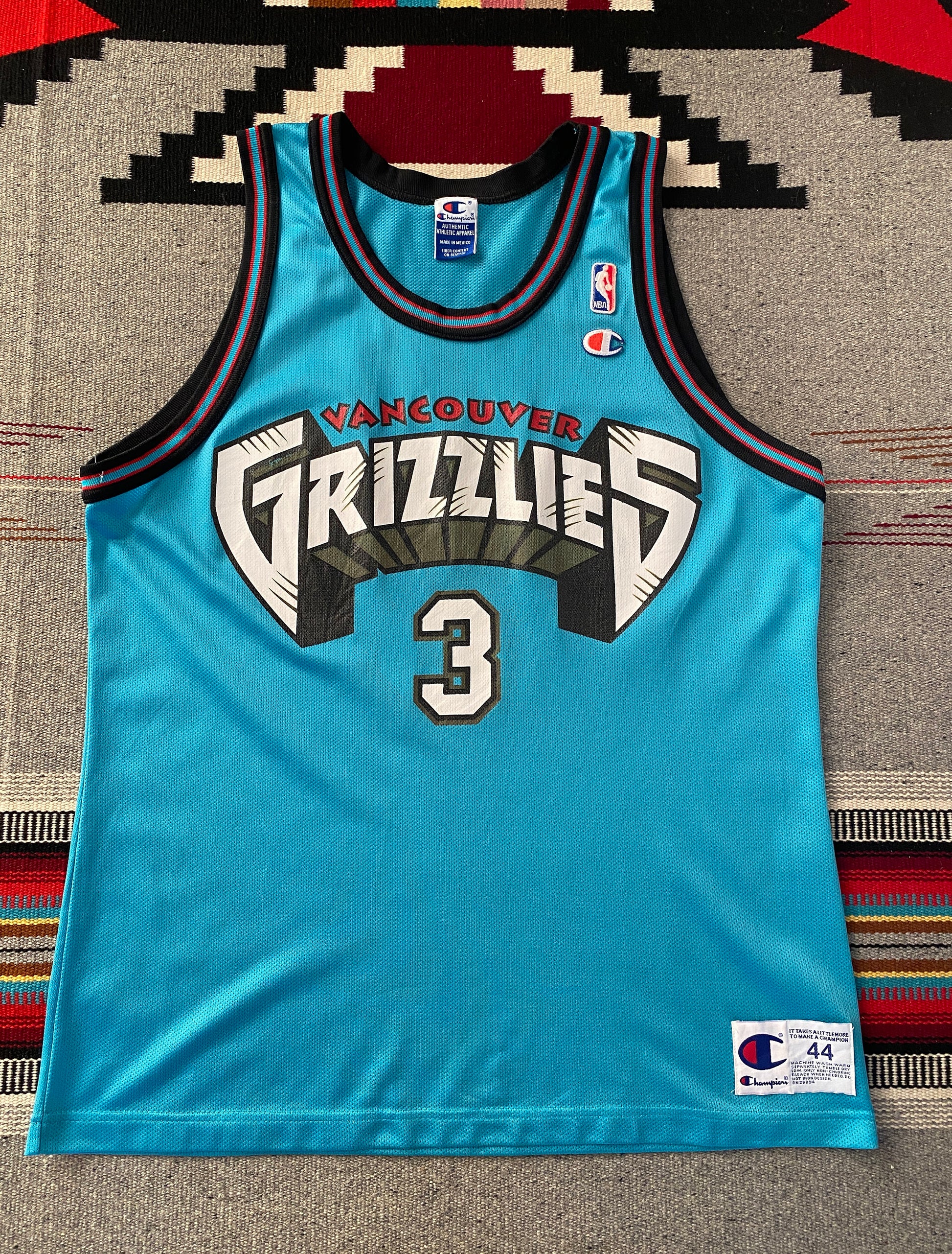 Vintage 90s NBA Grizzlies Abdur-Rahim #3 Champion jersey, size 44 - front view.