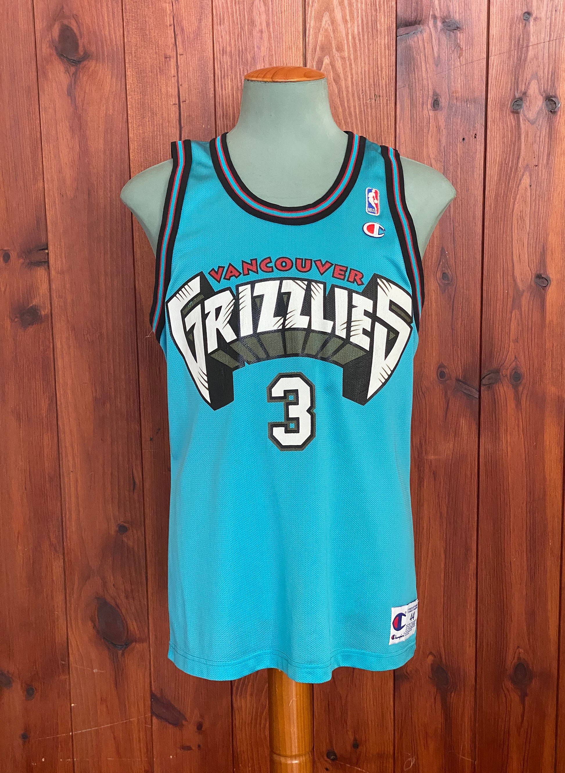 Vintage 90s NBA Grizzlies Abdur-Rahim #3 Champion jersey, size 44 - front view.