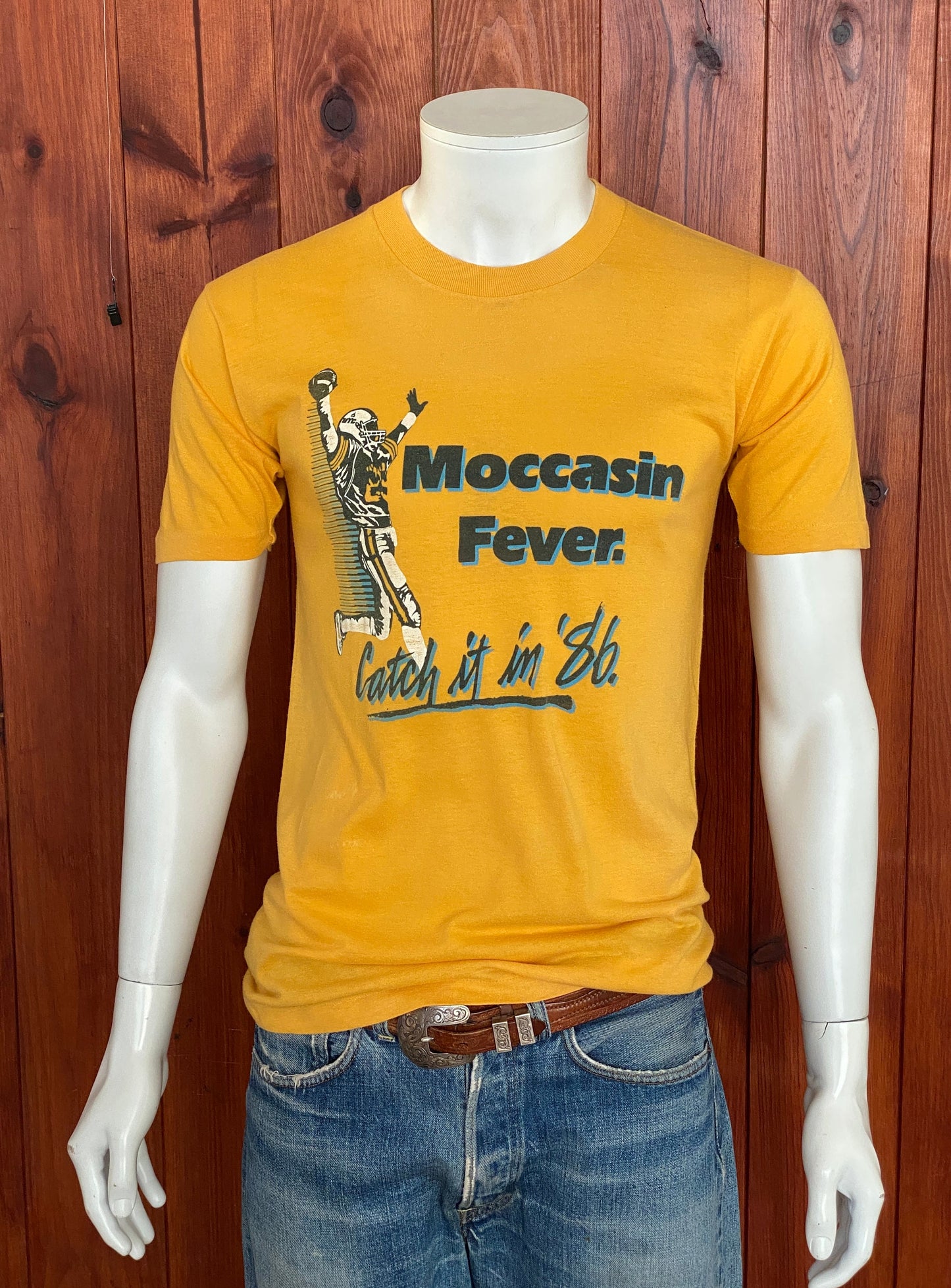 Large Authentic Vintage 1986 T-shirt: Classic Retro Apparel Made In USA