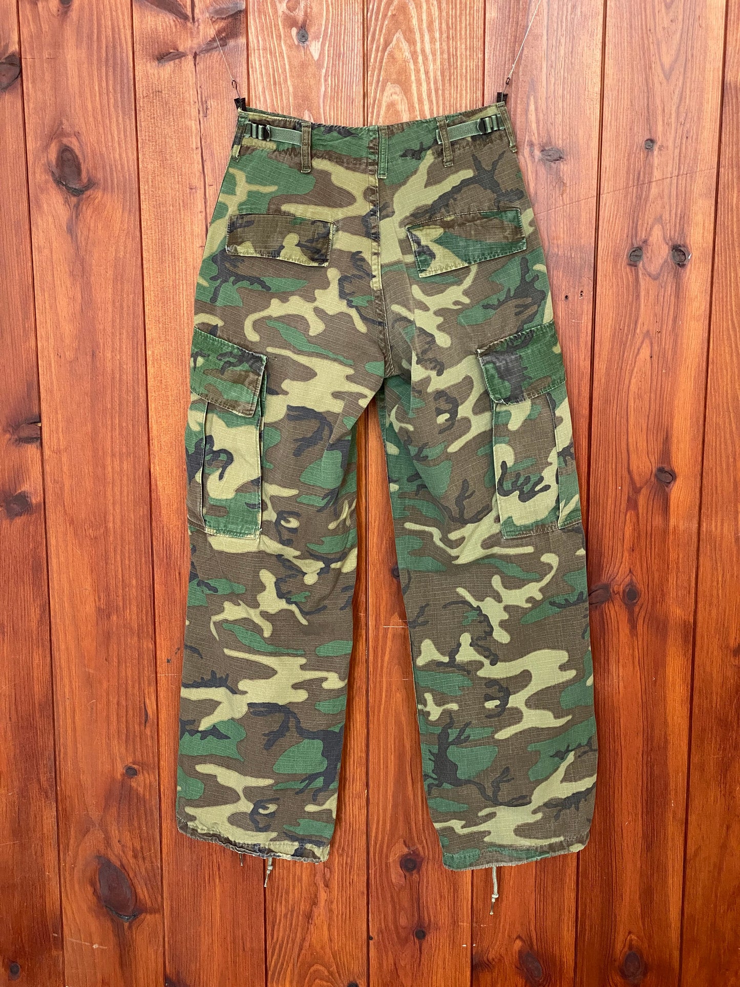X Small Short . Authentic US Army 1969  camouflage jungle pants.