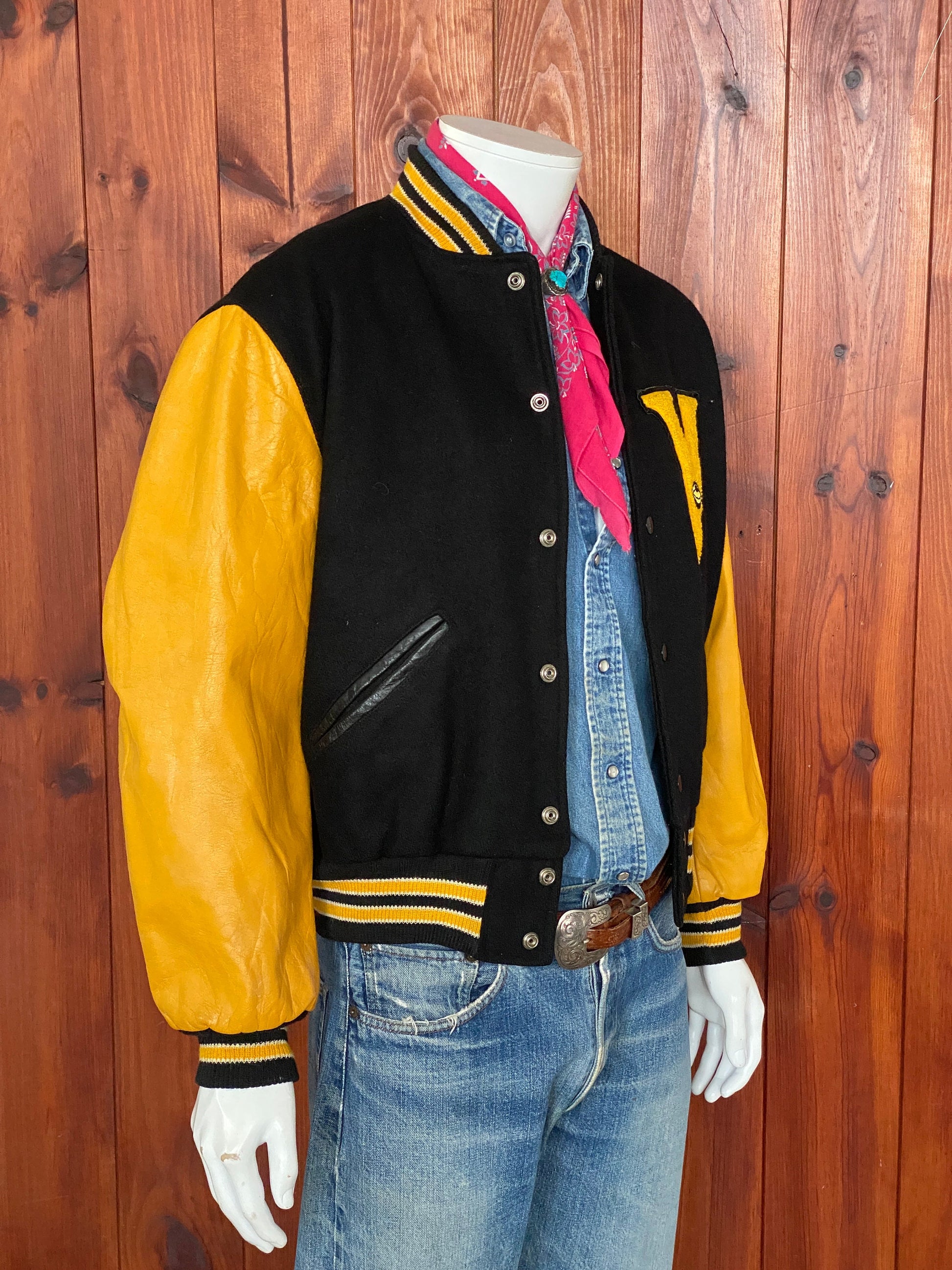 1971 Vintage Varsity Letterman Jacket with Leather Sleeves - Size 44 US (54 EU) | Made in USA | USA Vintage BCN