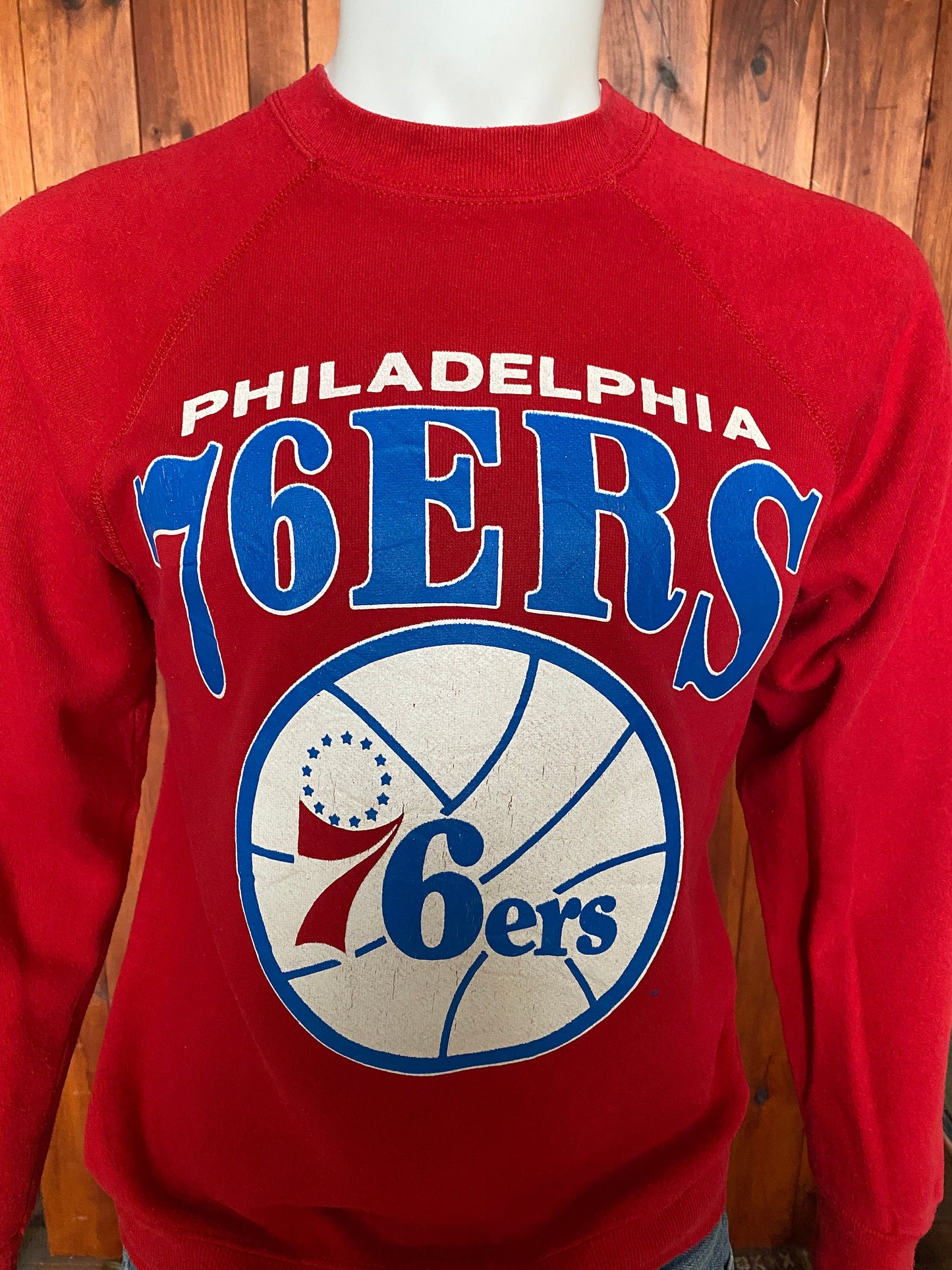 Small. 80s Vintage 76ers sweatshirt Made In USA