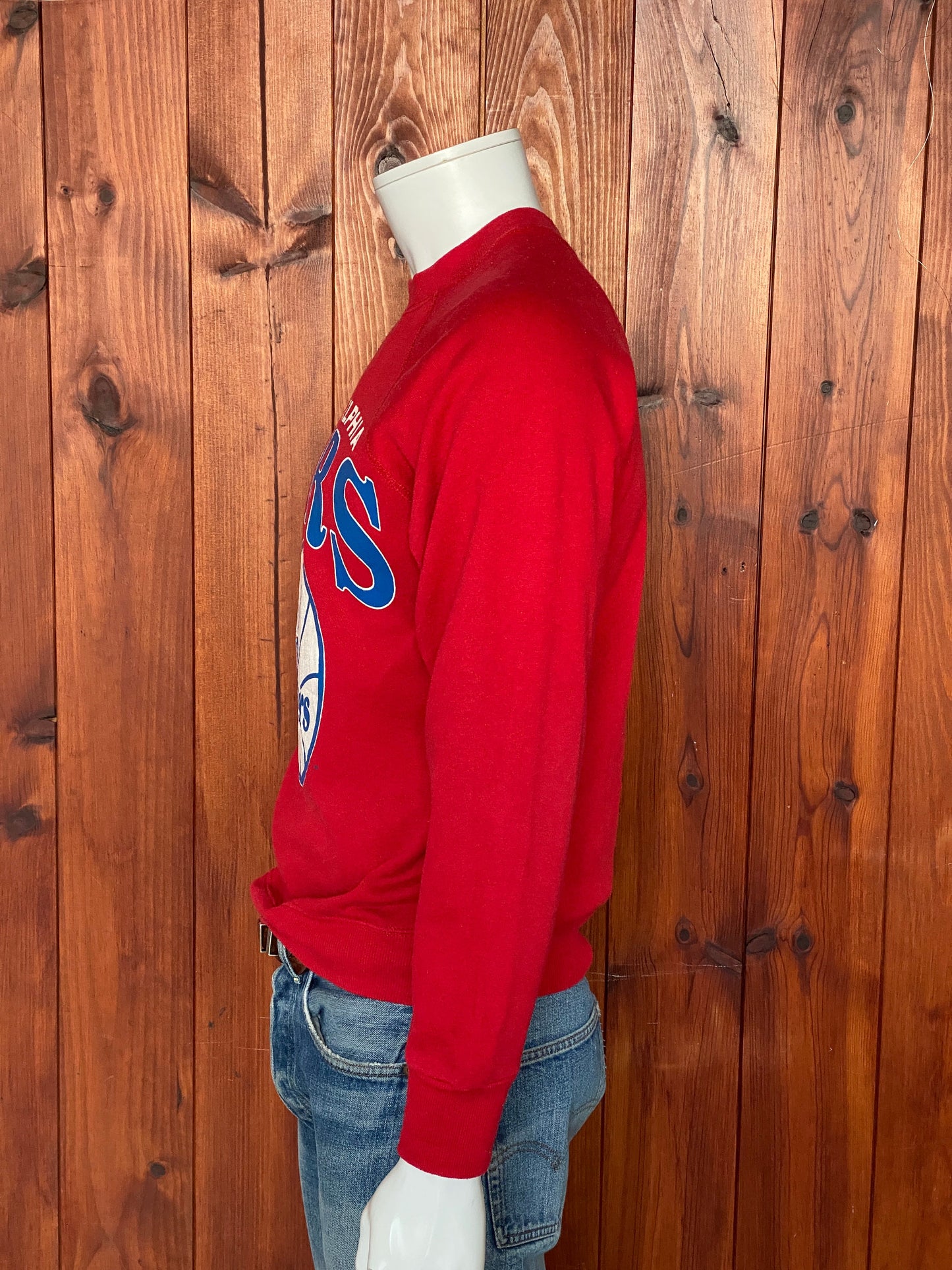 Small. 80s Vintage 76ers sweatshirt Made In USA