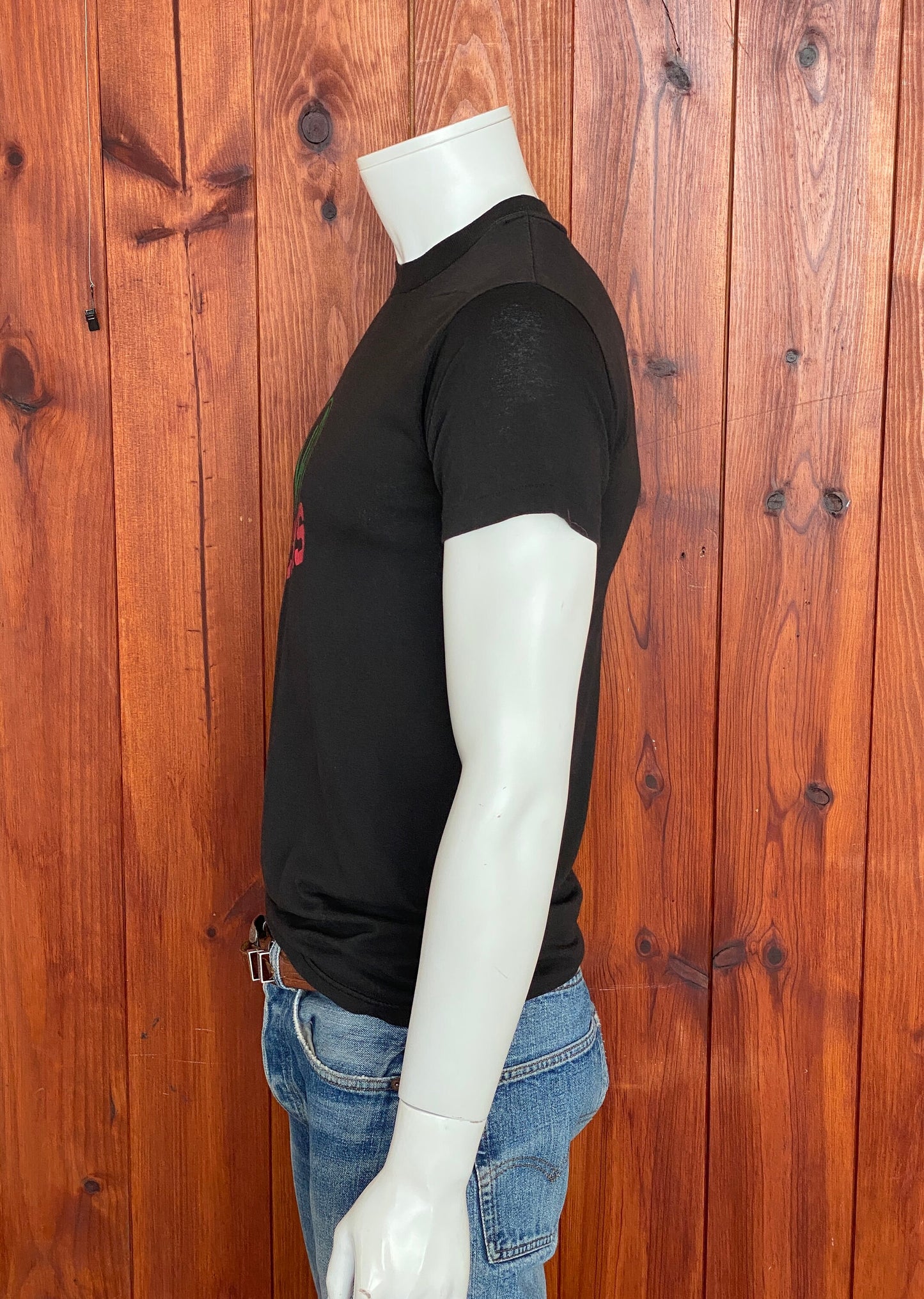 Large. Vintage 50/50 cotton 80s Narcotics Anonymous Rocks t shirt Made In USA