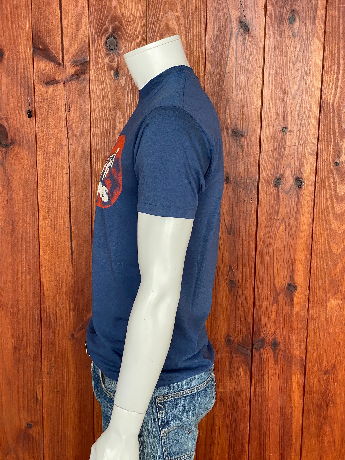 Large. Vintage 50/50 cotton 1983 t shirt Made In USA