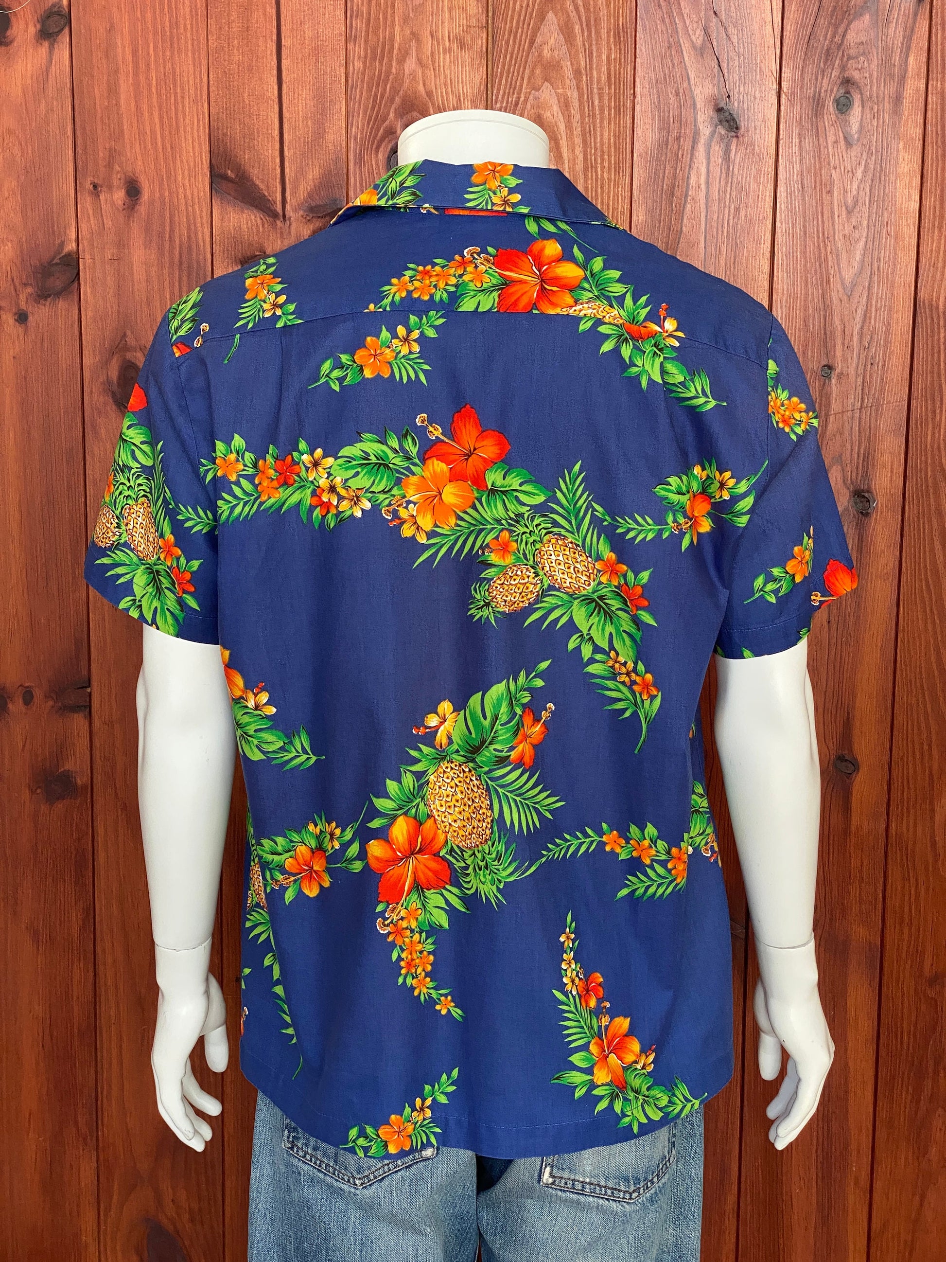 Large vintage 80s Hawaiian cotton shirt made in Hawaii - retro island style.