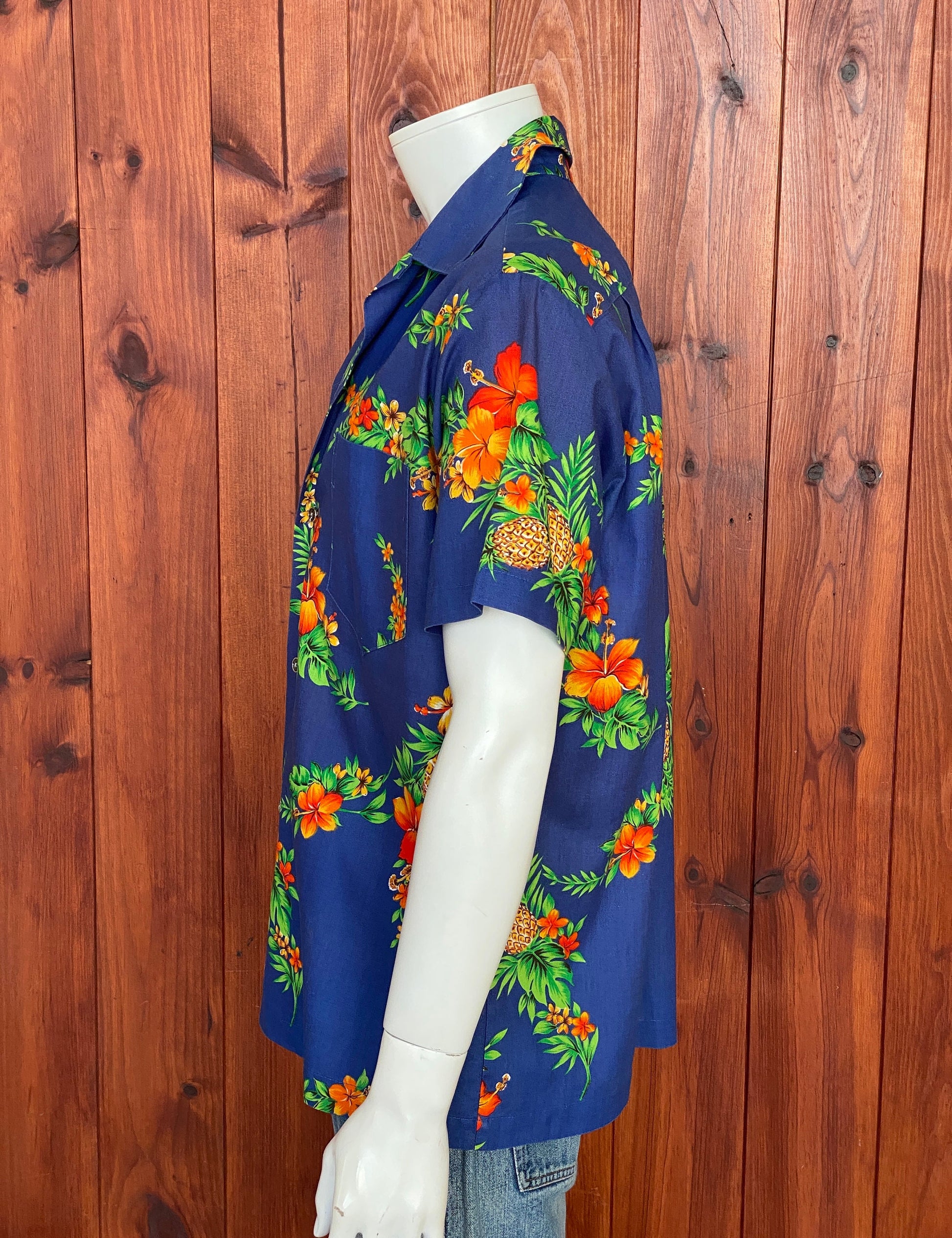 Large vintage 80s Hawaiian cotton shirt made in Hawaii - retro island style.