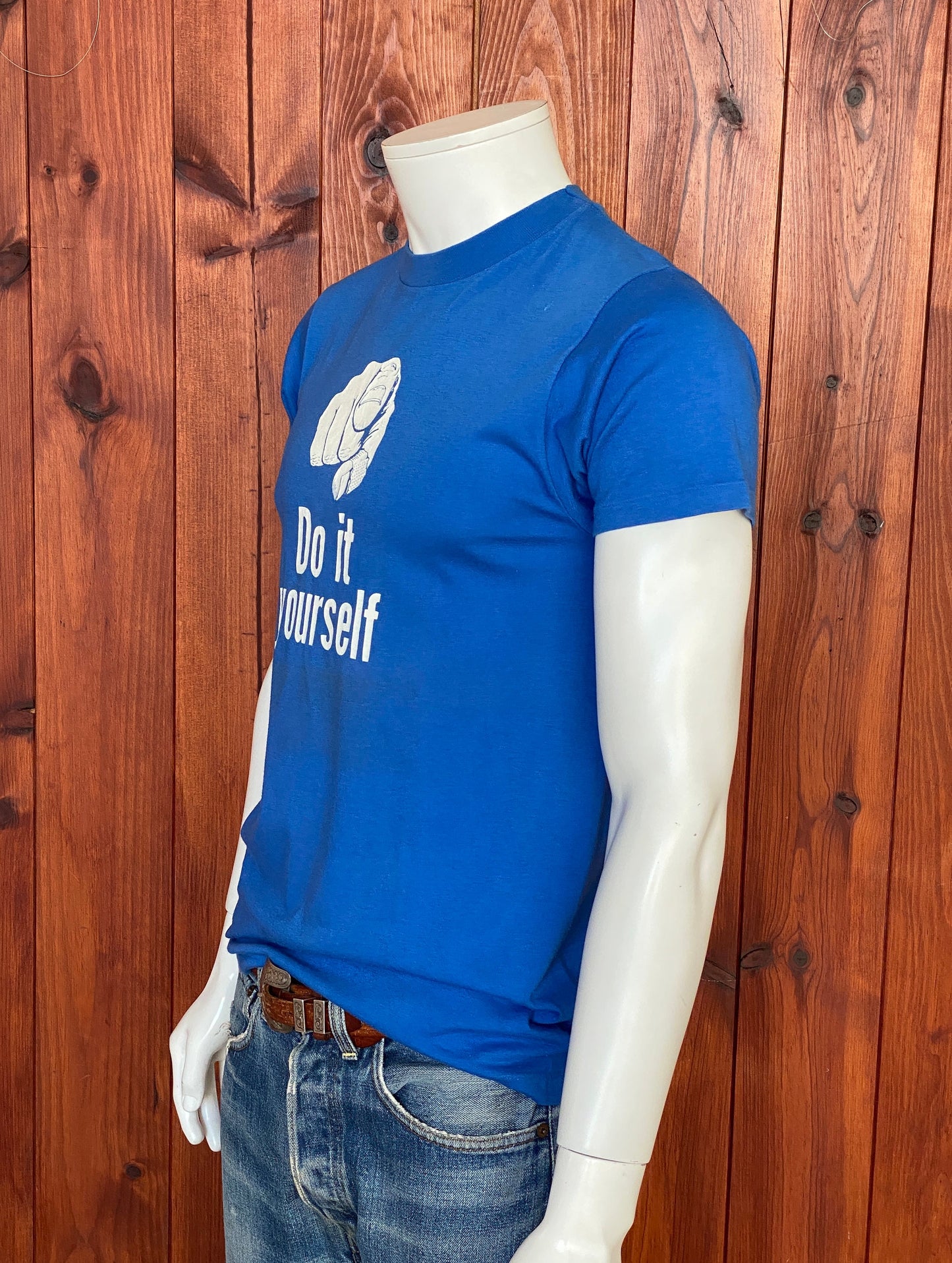 Vintage 50/50 cotton do-it-yourself T-shirt made in the USA, size Medium - Classic comfort and quality with a touch of nostalgia.