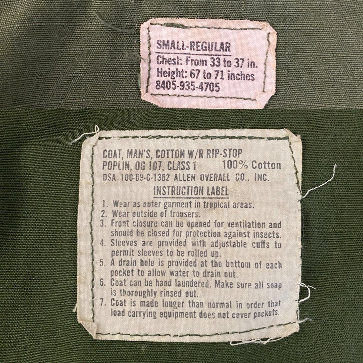 Small Reg. Authentic 1969 US Army Vintage tropical Vietnam  jungle jacket.