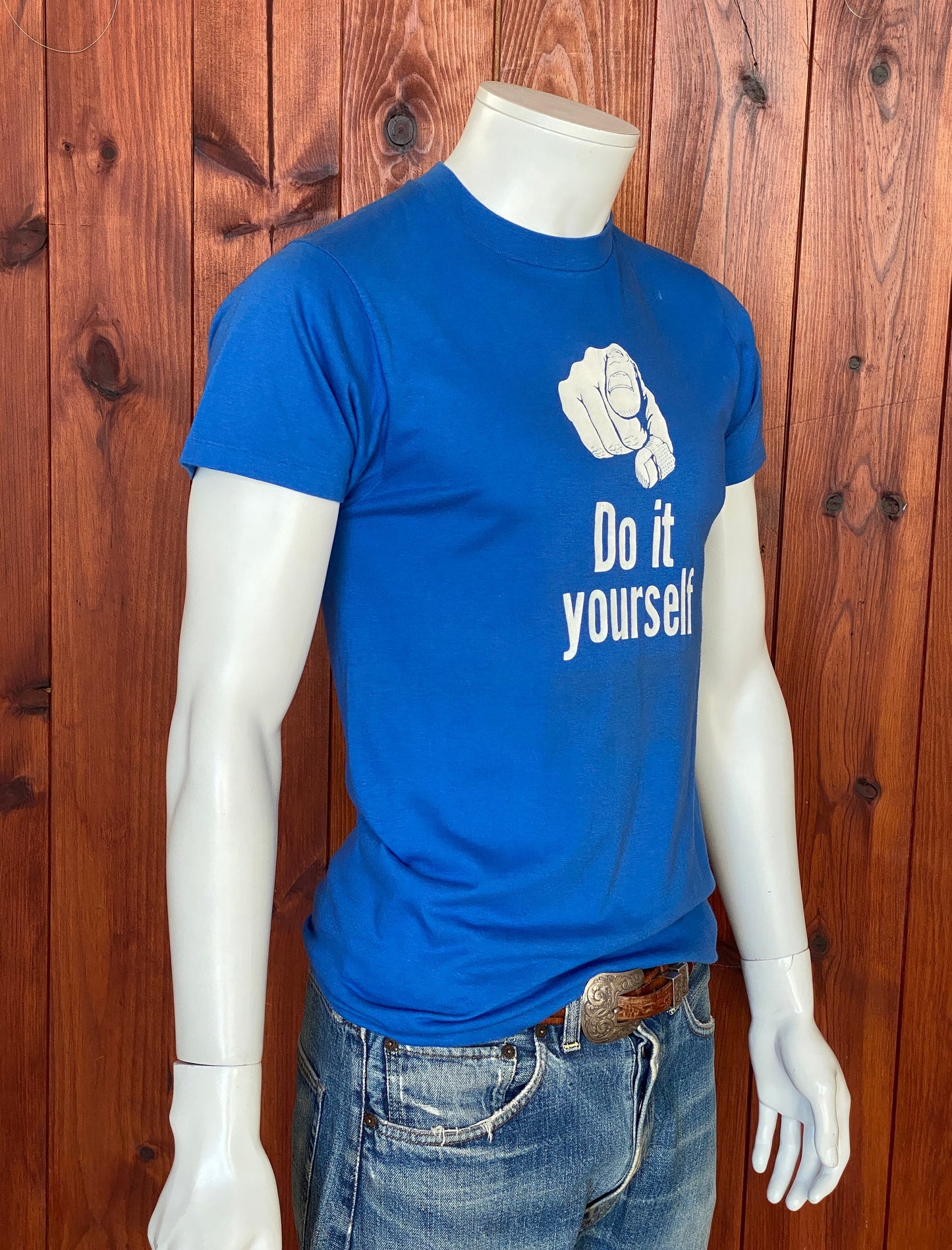 Vintage 50/50 cotton do-it-yourself T-shirt made in the USA, size Medium - Classic comfort and quality with a touch of nostalgia.