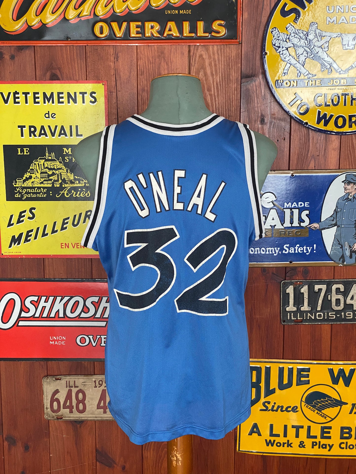 Size 44 vintage 90s Orlando NBA jersey, Player O'Neal #32, made by Champion - retro basketball apparel