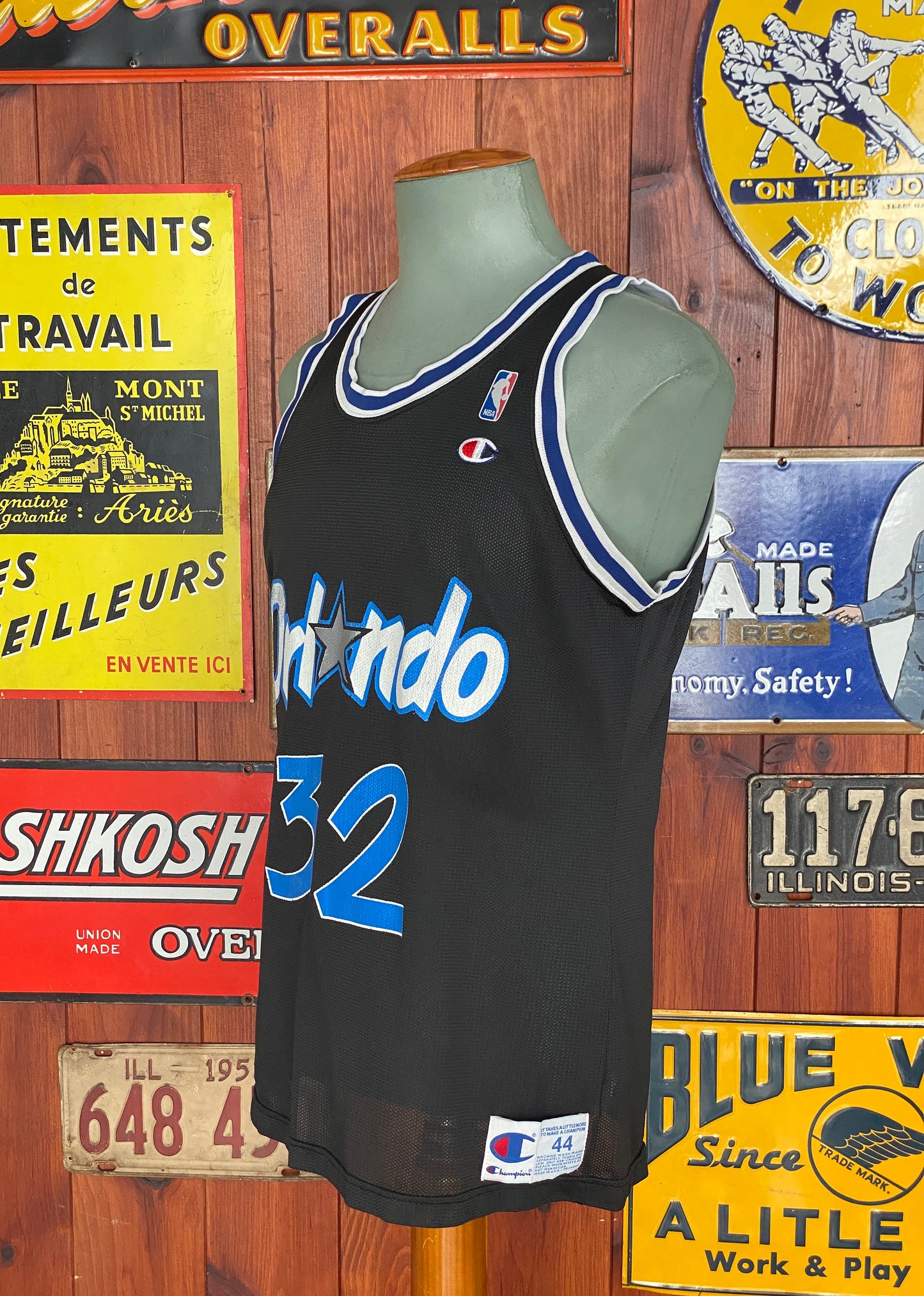 Size 44 VTG 90s Orlando NBA jersey, Player Oneal #32 Made in USA by Champion