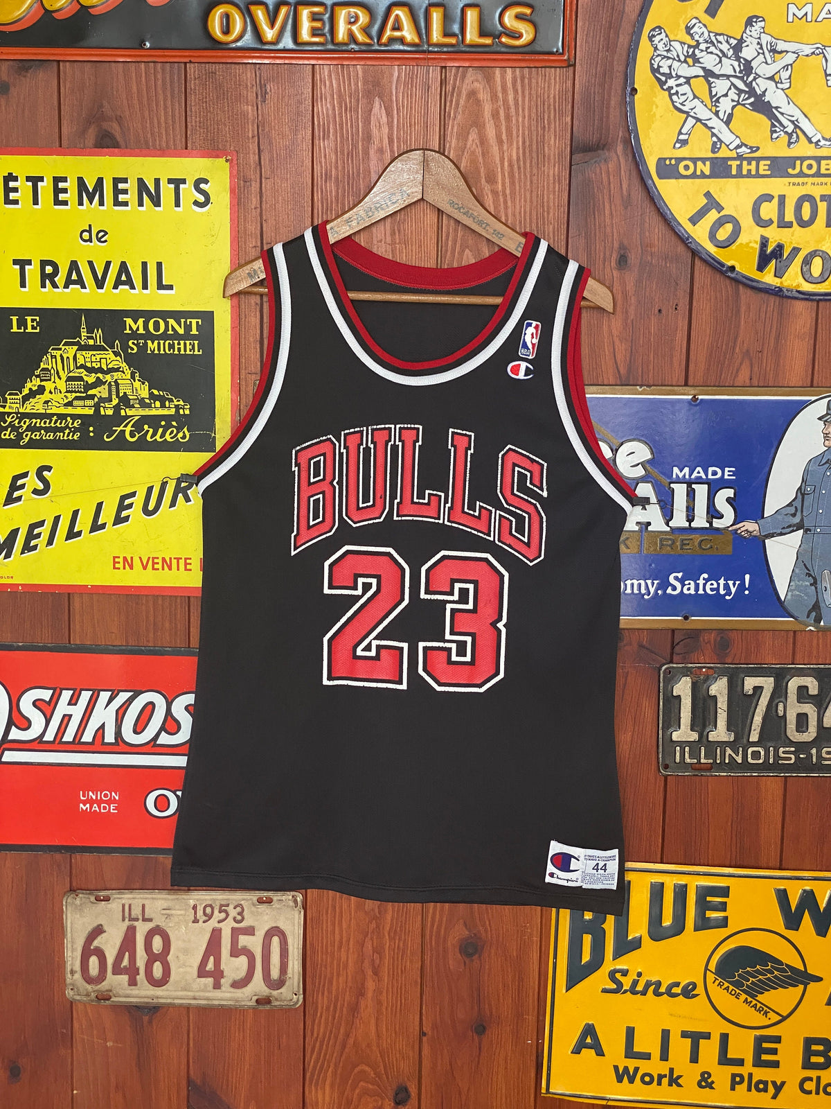 Size 44 Vintage 90s Chicago Bulls NBA jersey, Jordan #23 Made in USA by Champion-AJ357 Studio
