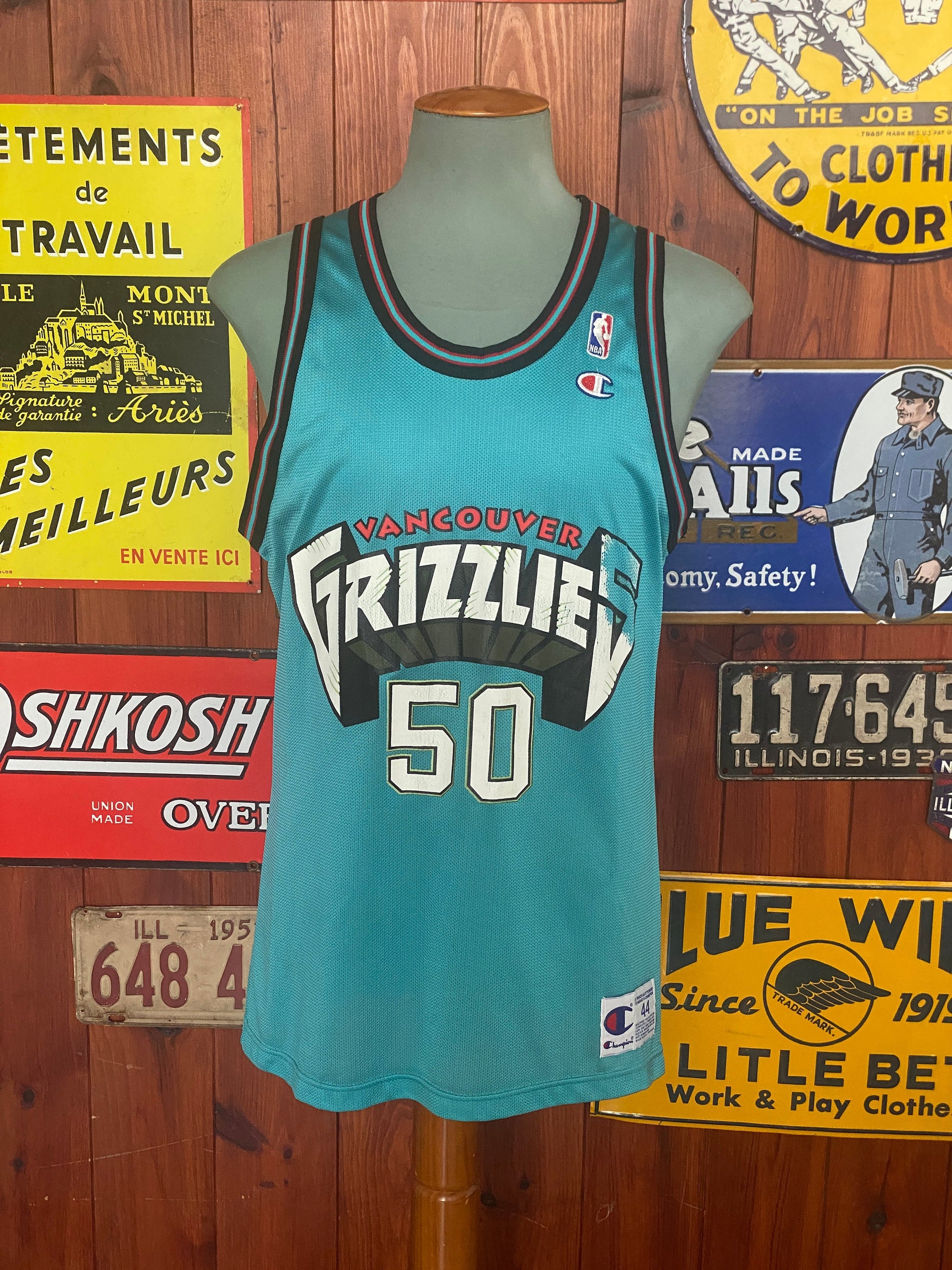 Vintage 90s NBA Grizzlies Bryant Reeves #50 Champion jersey, size 44 - front view.
