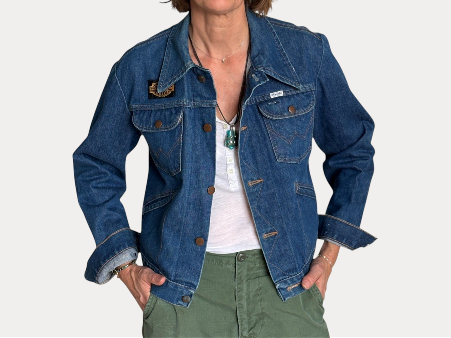 Size 36US / 46EU . Vintage 80s Wrangler Denim Jacket – 4 Pockets – Made in USA -Harley patch-AJ357 Studio-AJ357 Studio