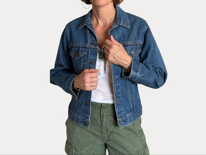 Size 34 . Vintage 80s Levi’s Denim Jacket – 2 Pockets – Made in USA-AJ357 Studio-AJ357 Studio