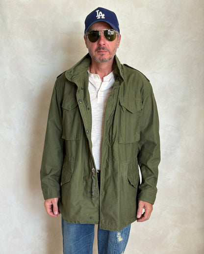 Med Long. Authentic 1977 US Army M-65 Field Jacket – Original Military Issue-AJ357 Studio