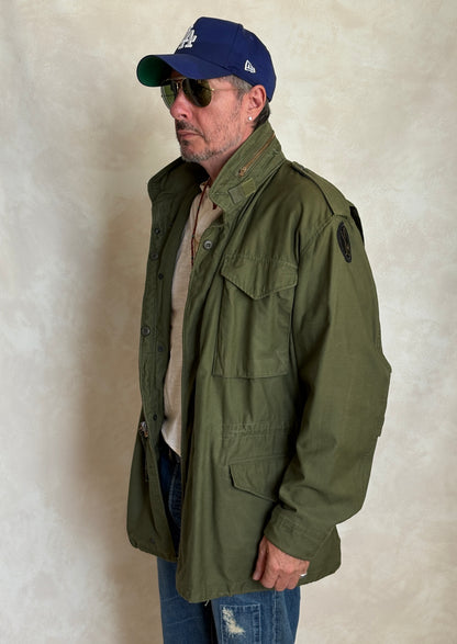 Med Long. Authentic 1977 US Army M-65 Field Jacket – Original Military Issue-AJ357 Studio